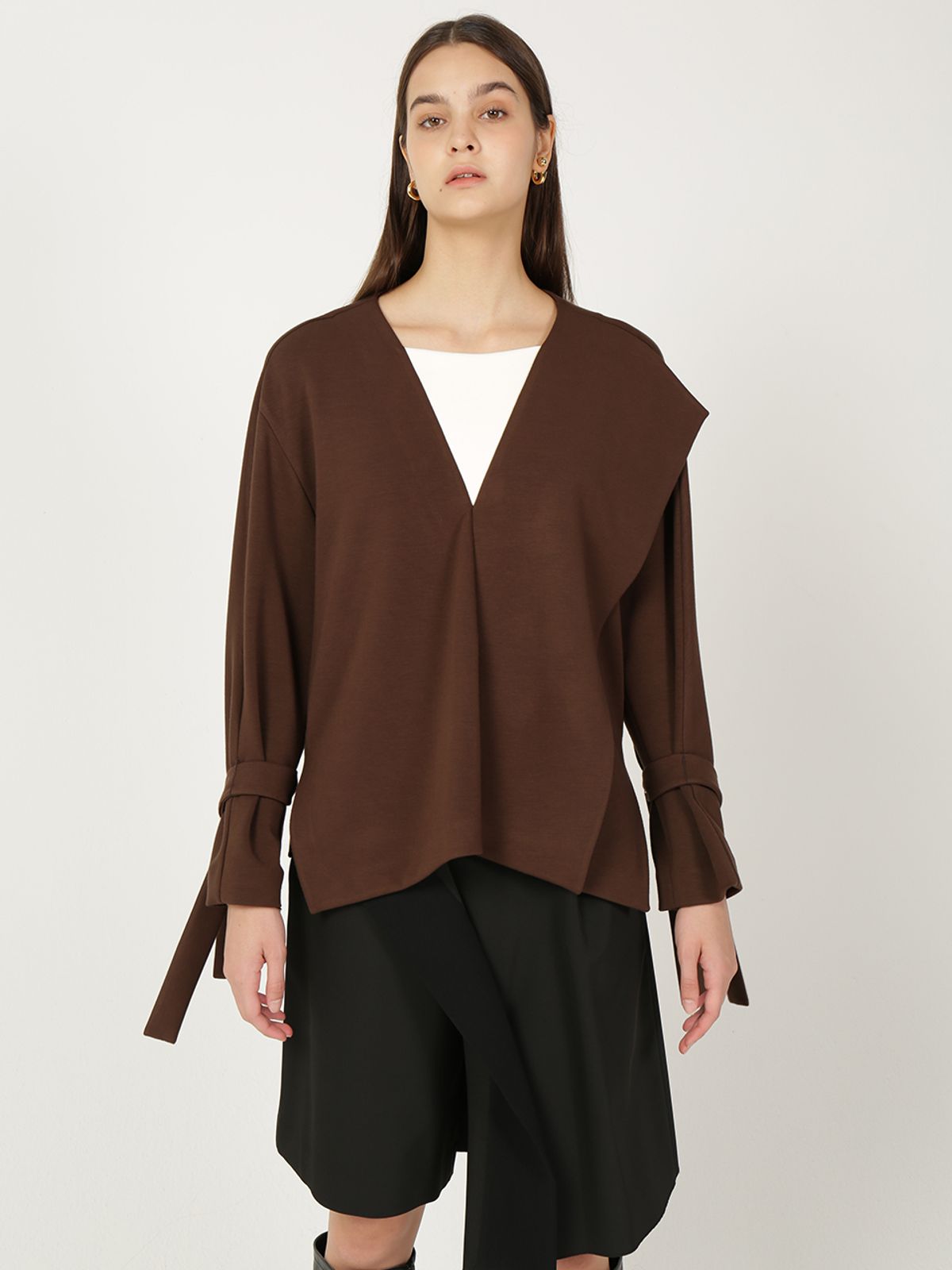 르이엘(LE YIEL) Color Block Blouse_Brown 컬러 블럭 블라우스_브라운