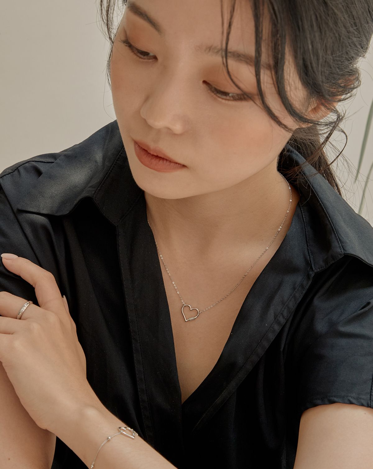 여섯시십칠분(PM 06:17) 락 목걸이