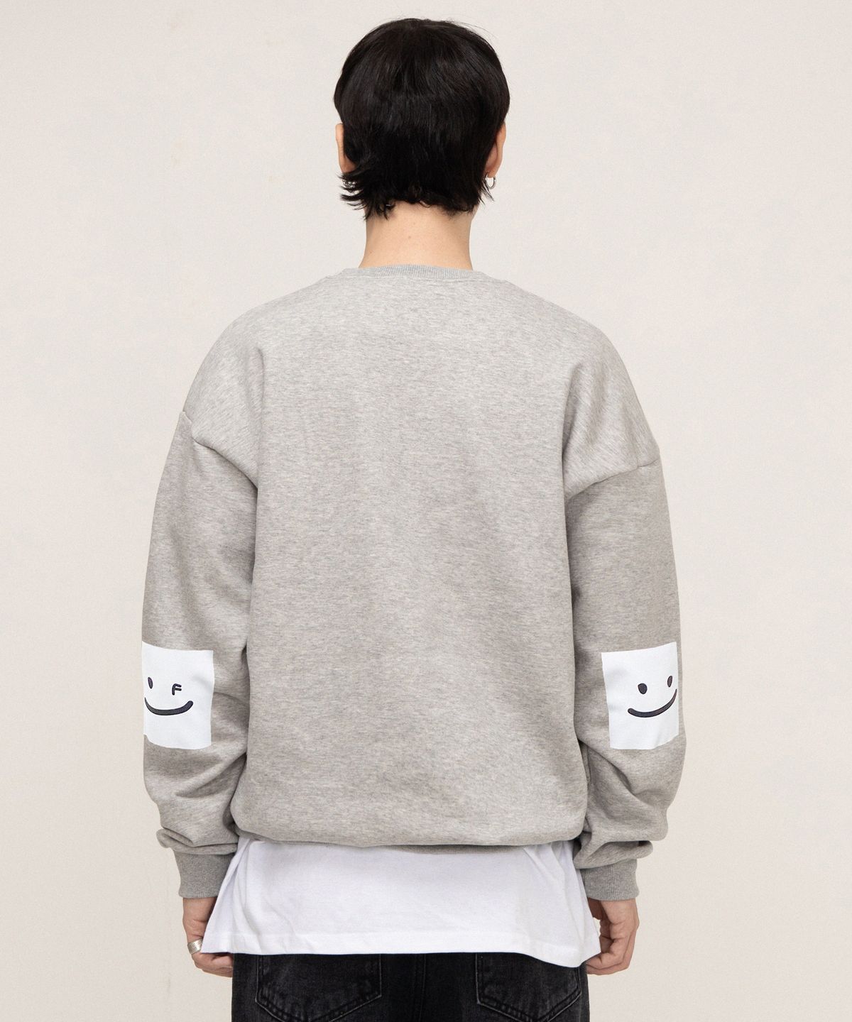 그레이버(GRAVER) [UNISEX]엘보우 스퀘어 스마일 맨투맨_그레이