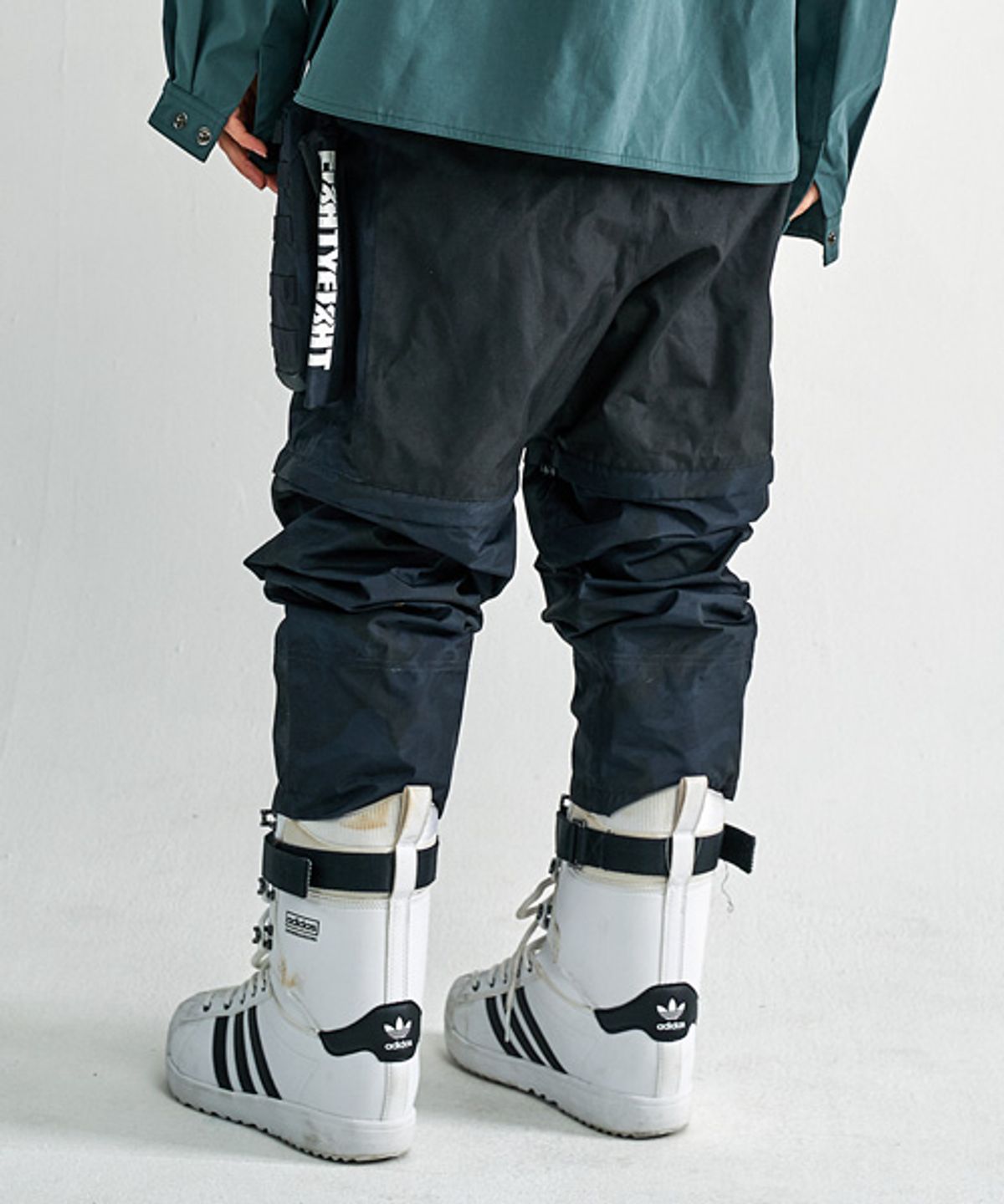 88리미티드(88LIMITED) P-5 803 ROAD PANTS(D.CAMO)