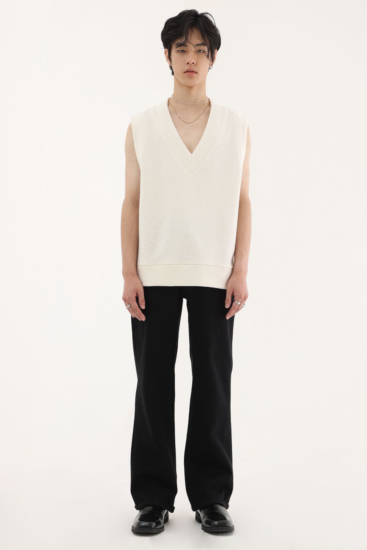 디메이든(DEMADEN) UNISEX MAN 펜시 브이넥 트위드 울 베스트 아이보리
