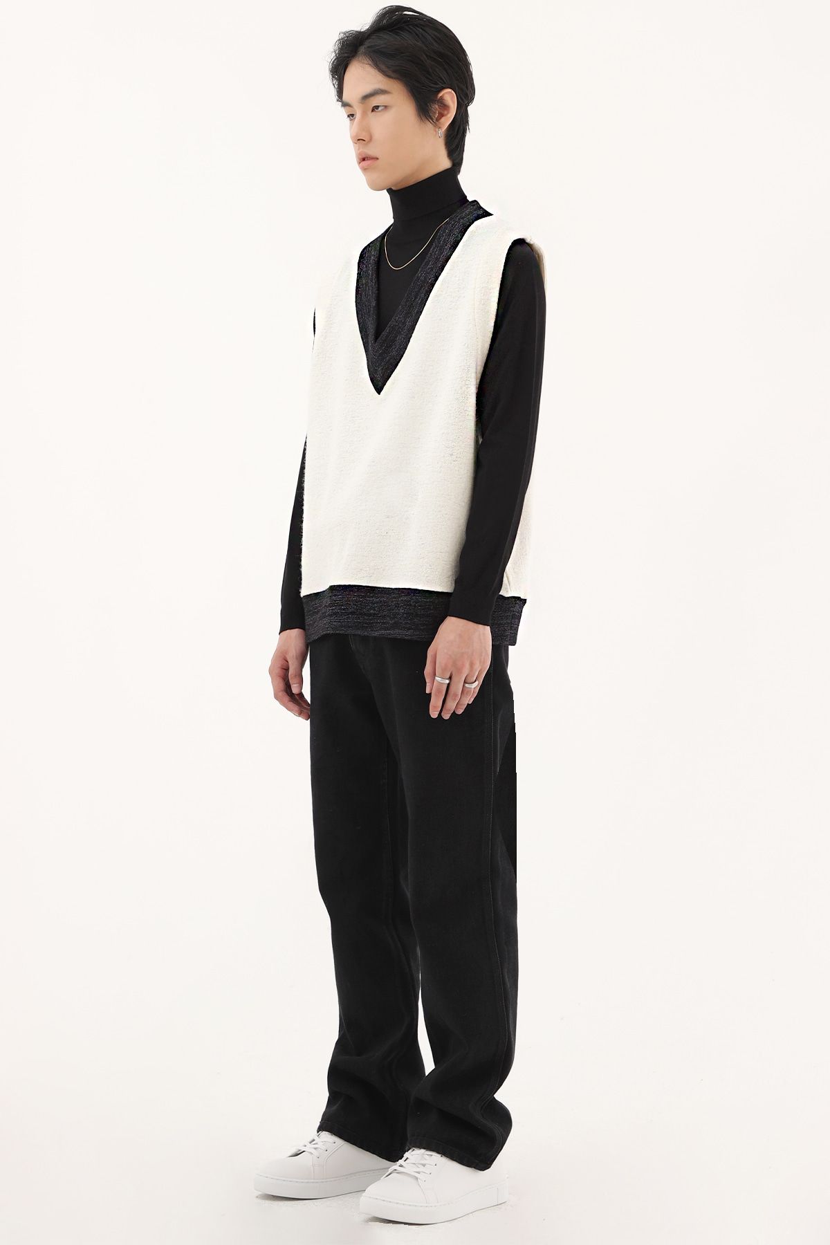 디메이든(DEMADEN) UNISEX MAN 펜시 브이넥 트위드 울 베스트 아이보리/네이비