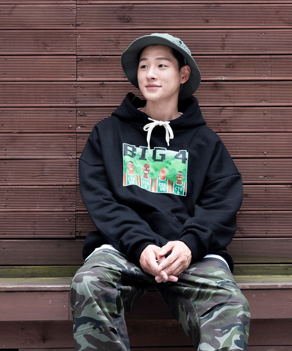스터프(STUFF) 스터프x주재범 픽셀 빅4 후드티 블랙