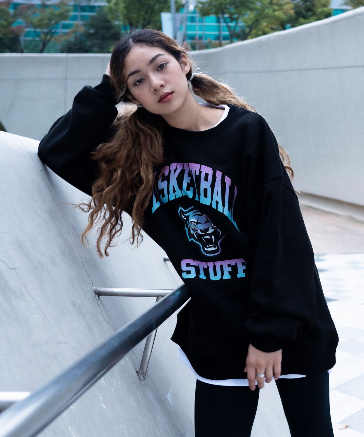 스터프(STUFF) 사우스비치 타이거 맨투맨 블랙
