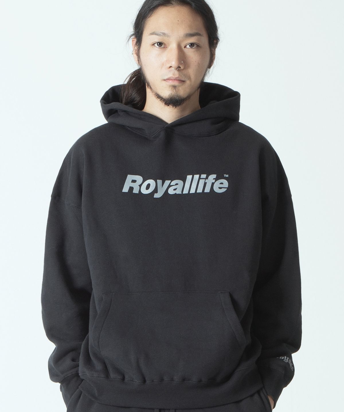 로얄라이프(ROYALLIFE) RLPH900 오리지널 쉐이디 로고 후드티 - 블랙