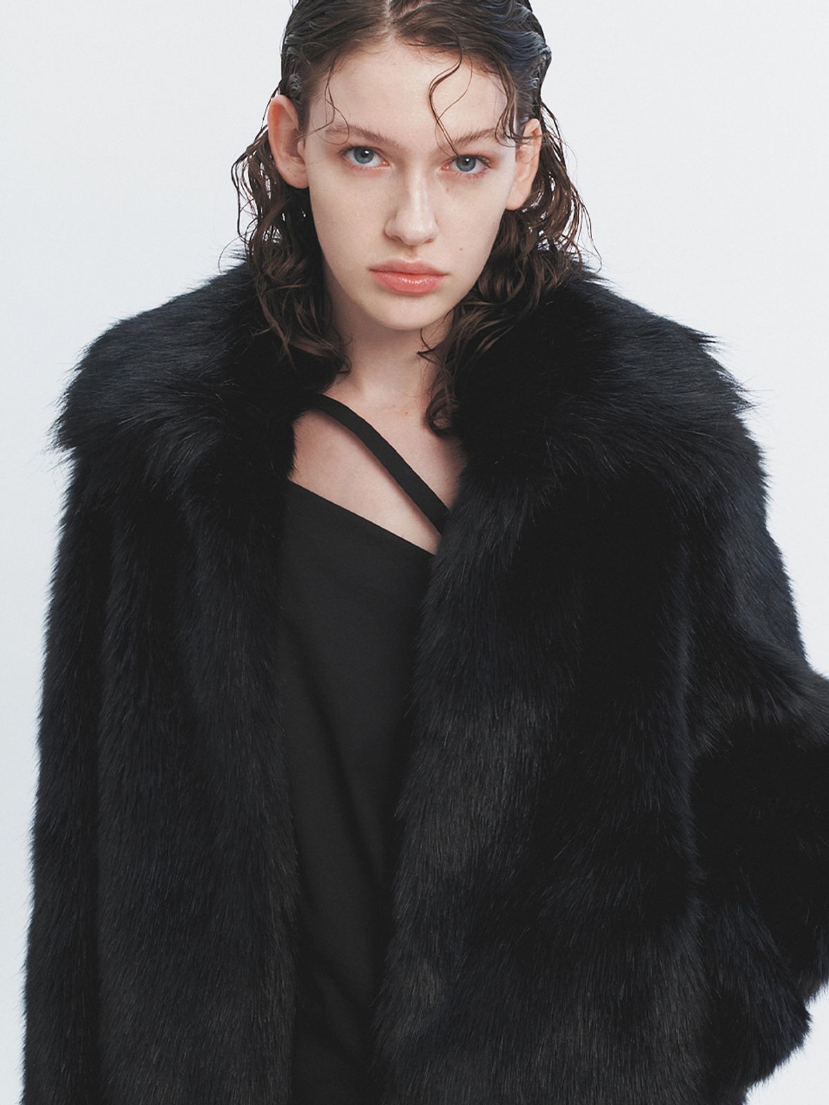 해브레스(HAVELESS) HAILEE FAUX FUR JACKET BLACK