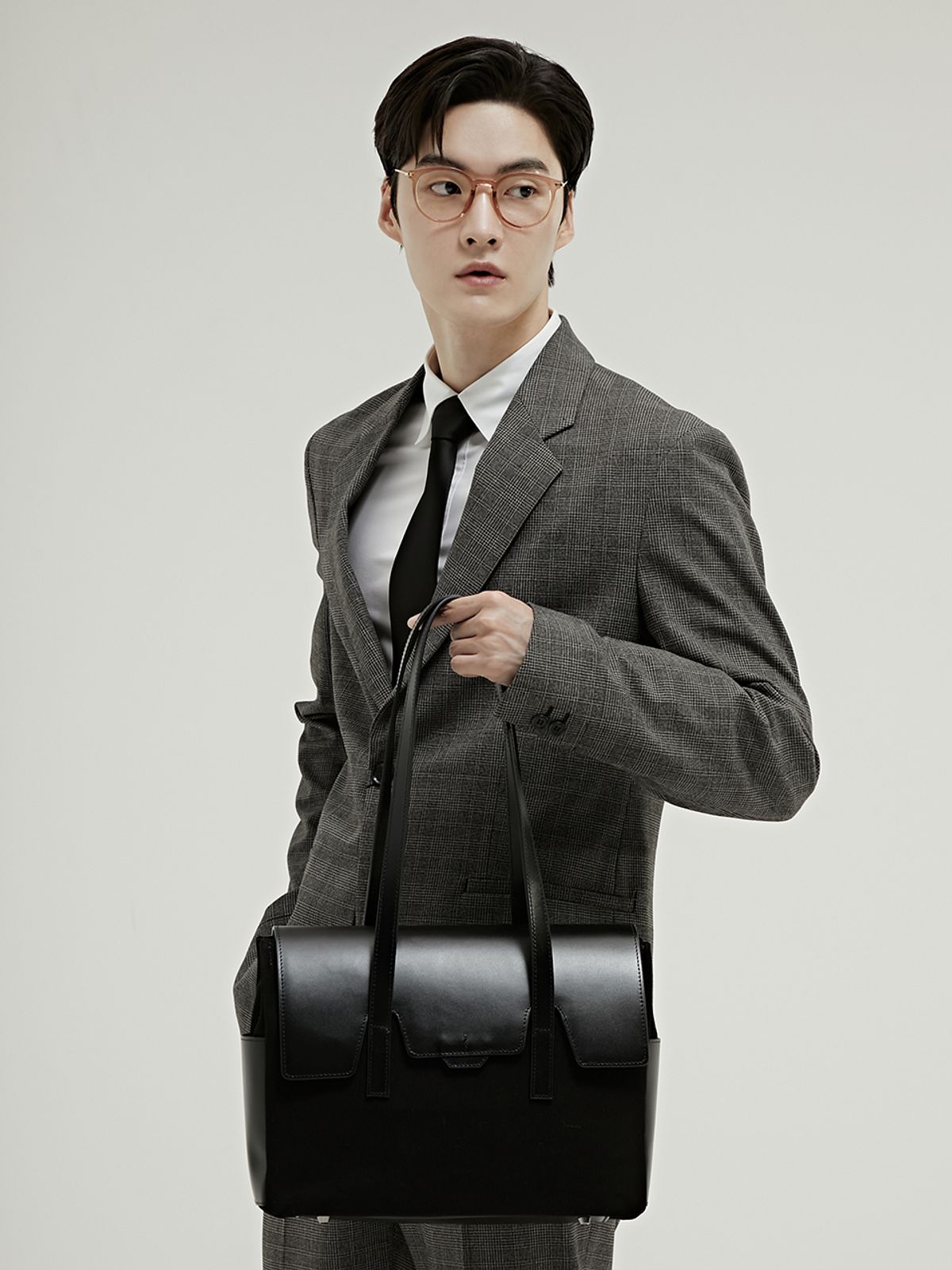 베드포드일레븐스(BEDFORD11TH) 폴리건 미디엄플랩  숄더백 뉴[블랙]