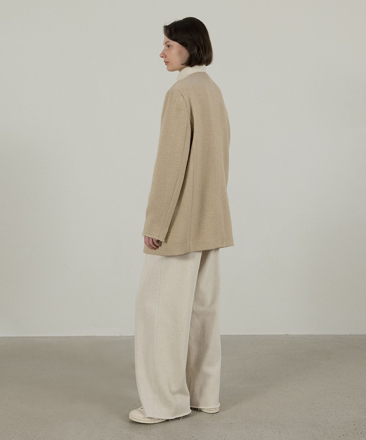 르바(LEVAR) Signature Herringbone Wool Jacket (Beige)