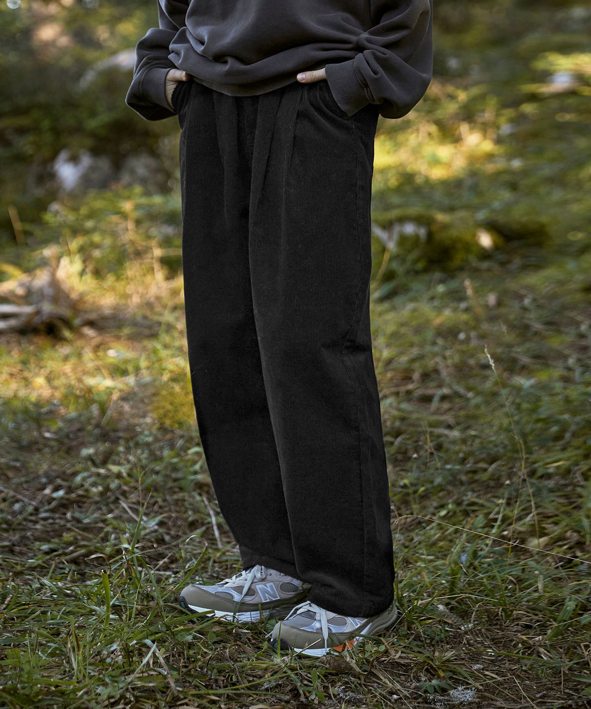 플루크(FLUKE) 코듀로이 투 턱 와이드 팬츠 블랙 FPT402