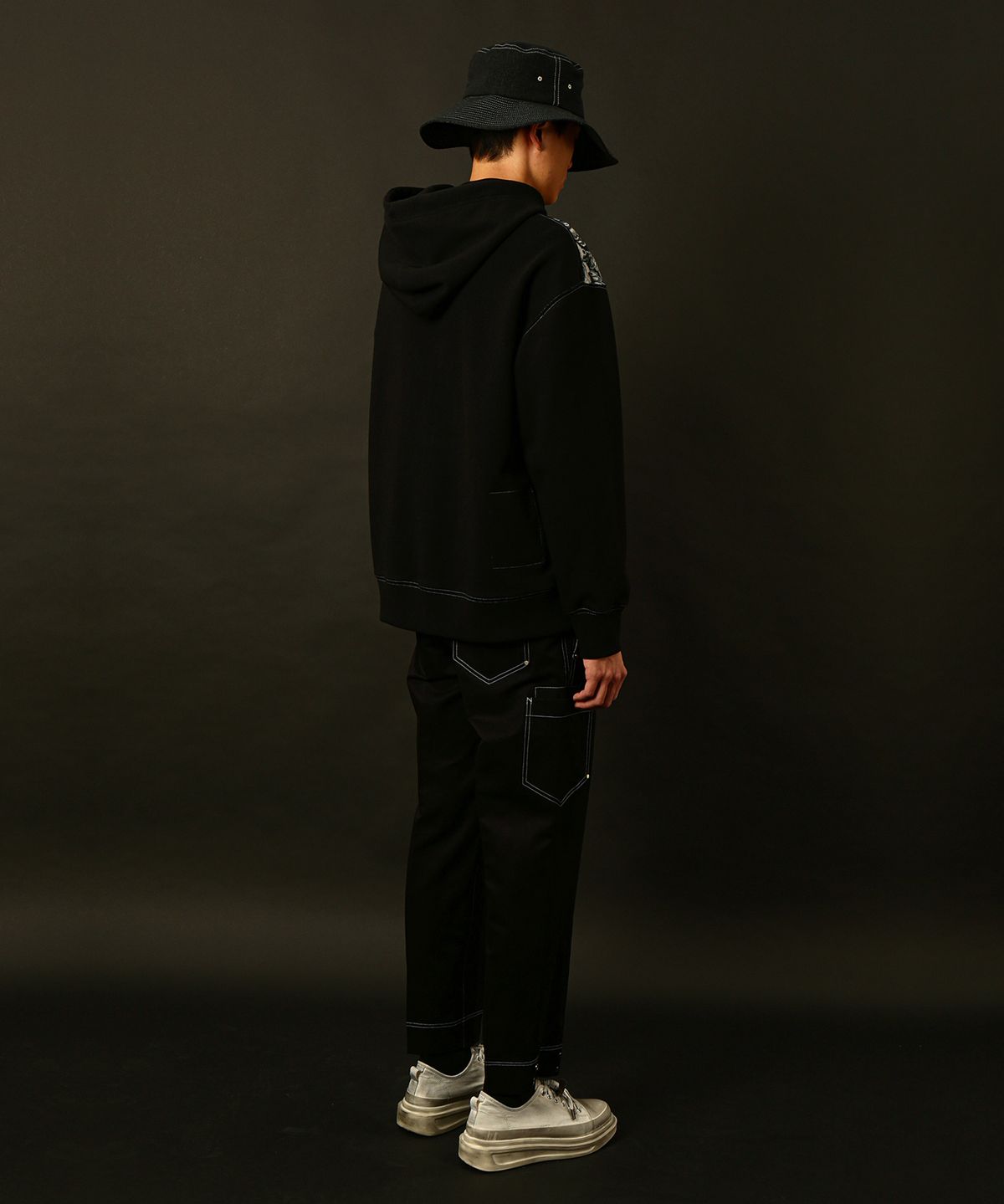 버드 체(BIRD CHE) BLACK COTTON MATCH FLOWER JACQUARD HOODIE