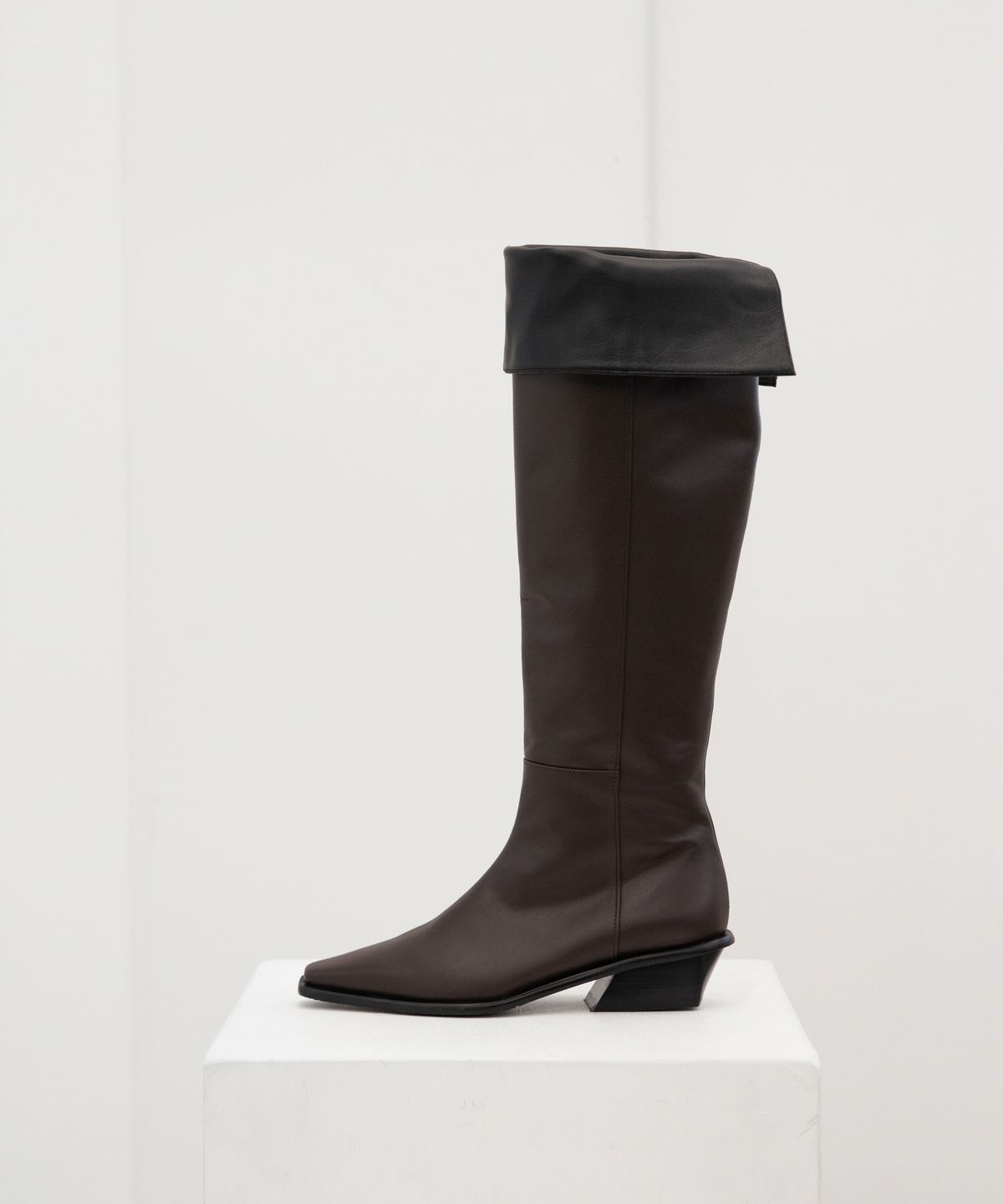 트윗비피(TWVP) Collar Knee-High Boots 칼라 니하이 부츠 21F23BR