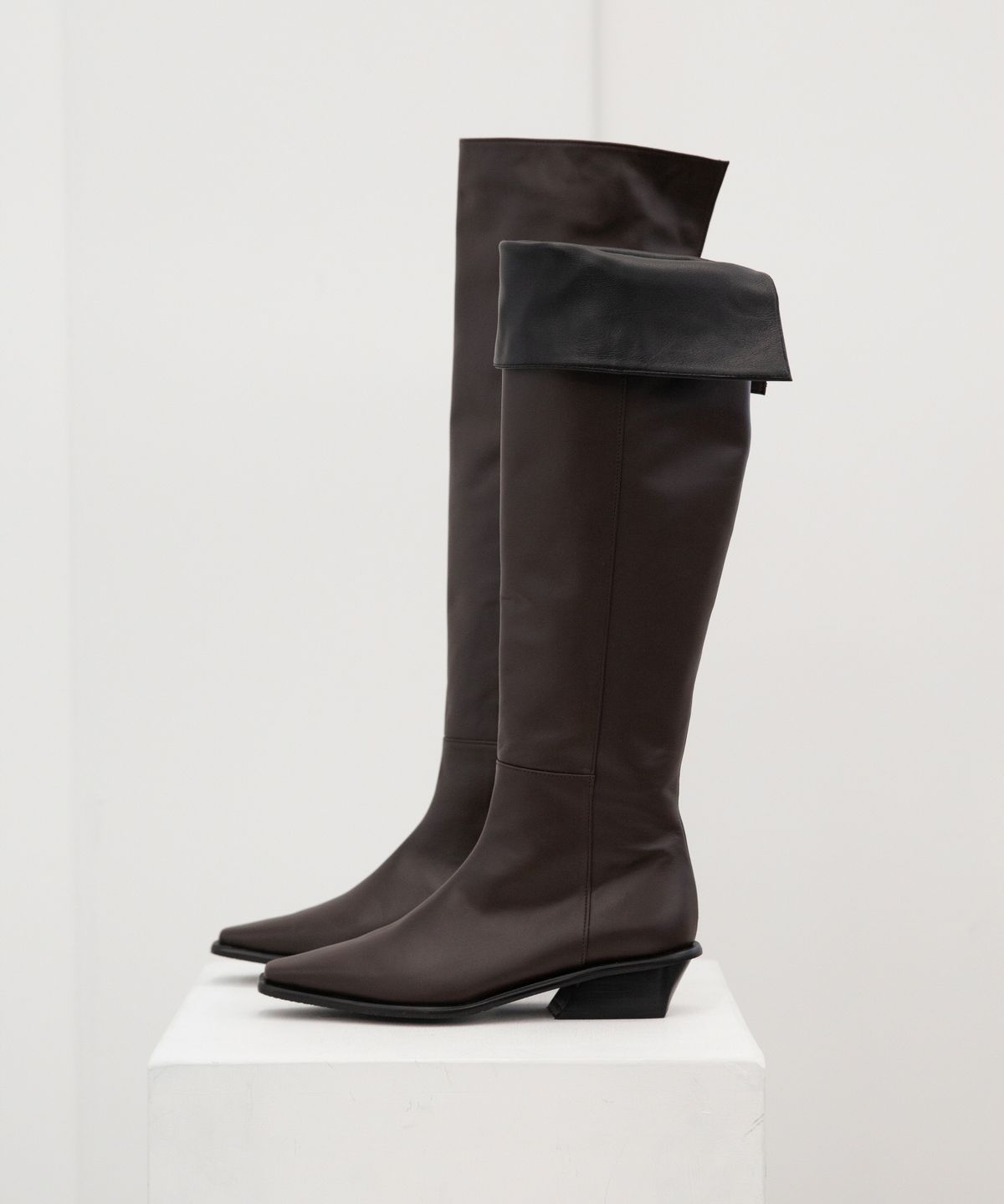 트윗비피(TWVP) Collar Knee-High Boots 칼라 니하이 부츠 21F23BR