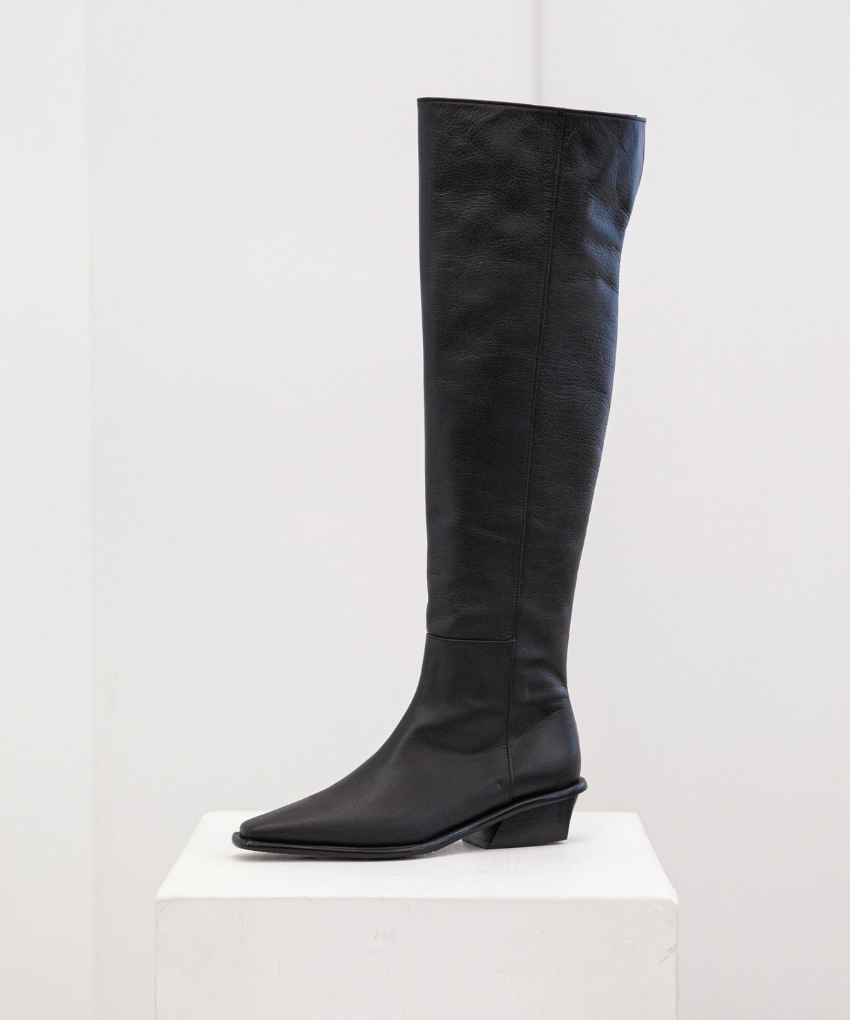 트윗비피(TWVP) Collar Knee-High Boots 칼라 니하이 부츠 21F23BK