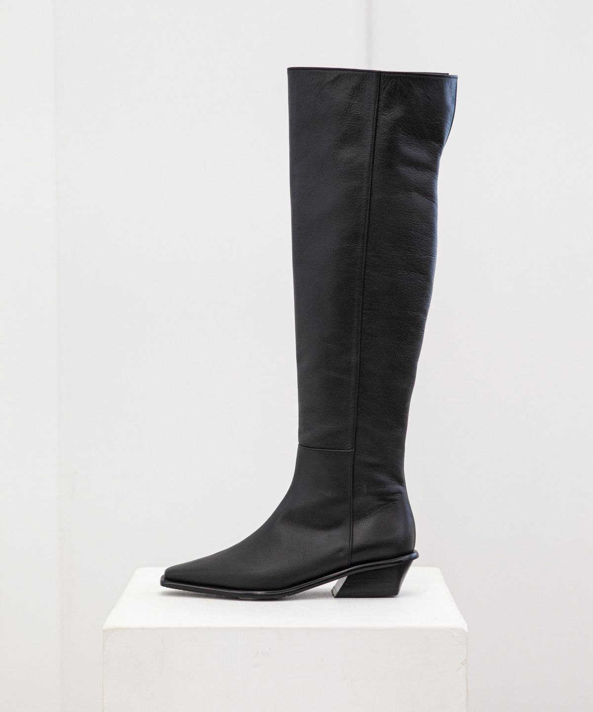 트윗비피(TWVP) Collar Knee-High Boots 칼라 니하이 부츠 21F23BK