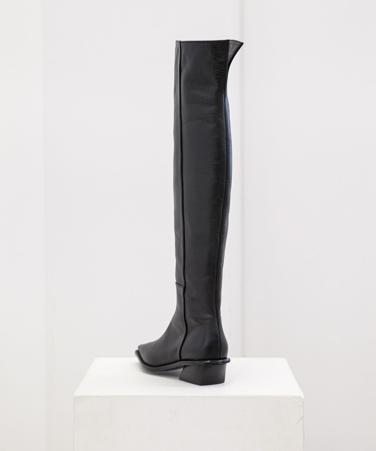트윗비피(TWVP) Collar Knee-High Boots 칼라 니하이 부츠 21F23BK