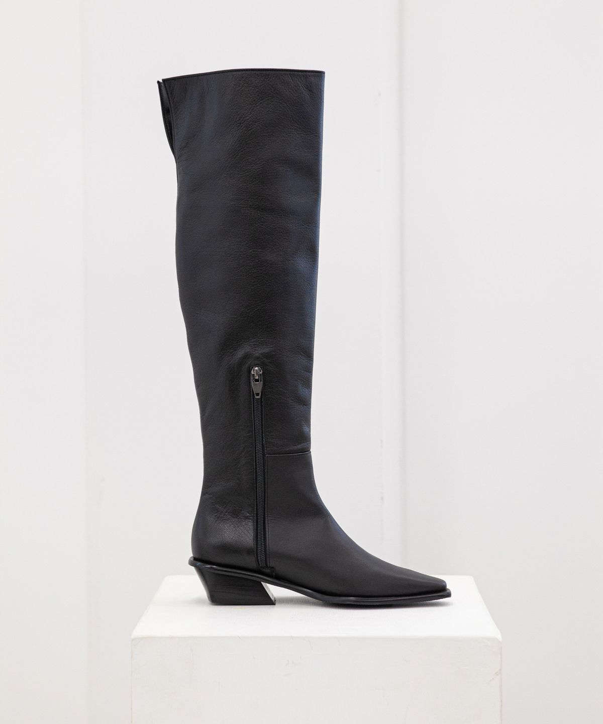 트윗비피(TWVP) Collar Knee-High Boots 칼라 니하이 부츠 21F23BK