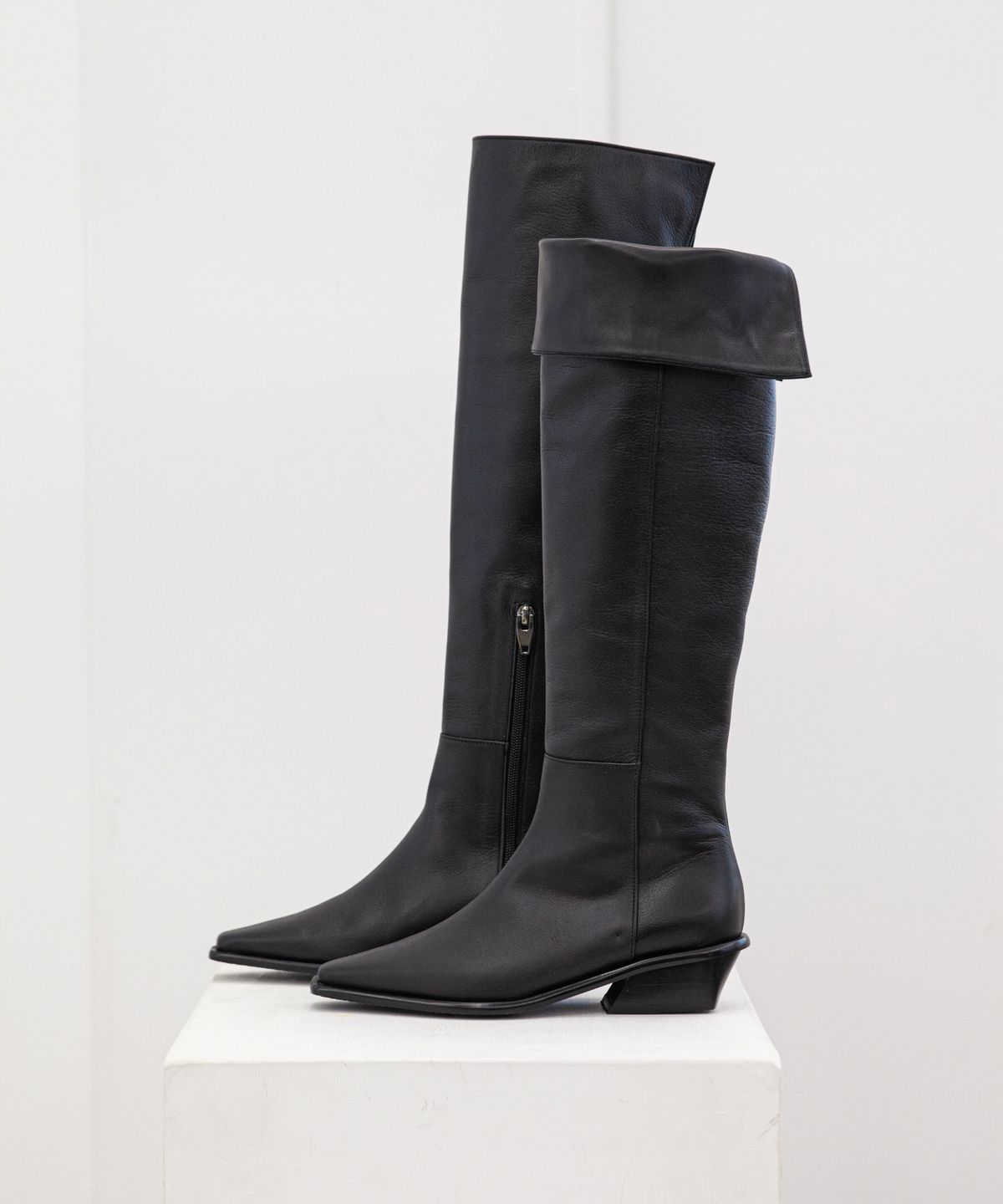 트윗비피(TWVP) Collar Knee-High Boots 칼라 니하이 부츠 21F23BK