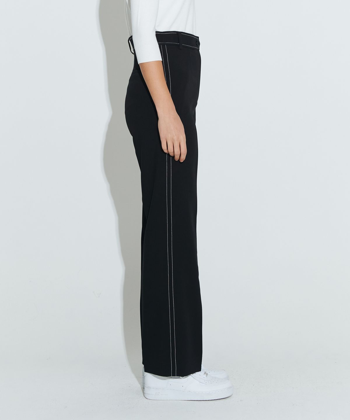 채뉴욕(CHAENEWYORK) Stitched straight trouser [Black]