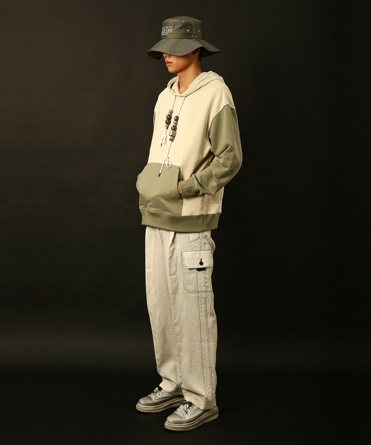 버드 체(BIRD CHE) IVORY COTTON MATCH BEADS HOODIE