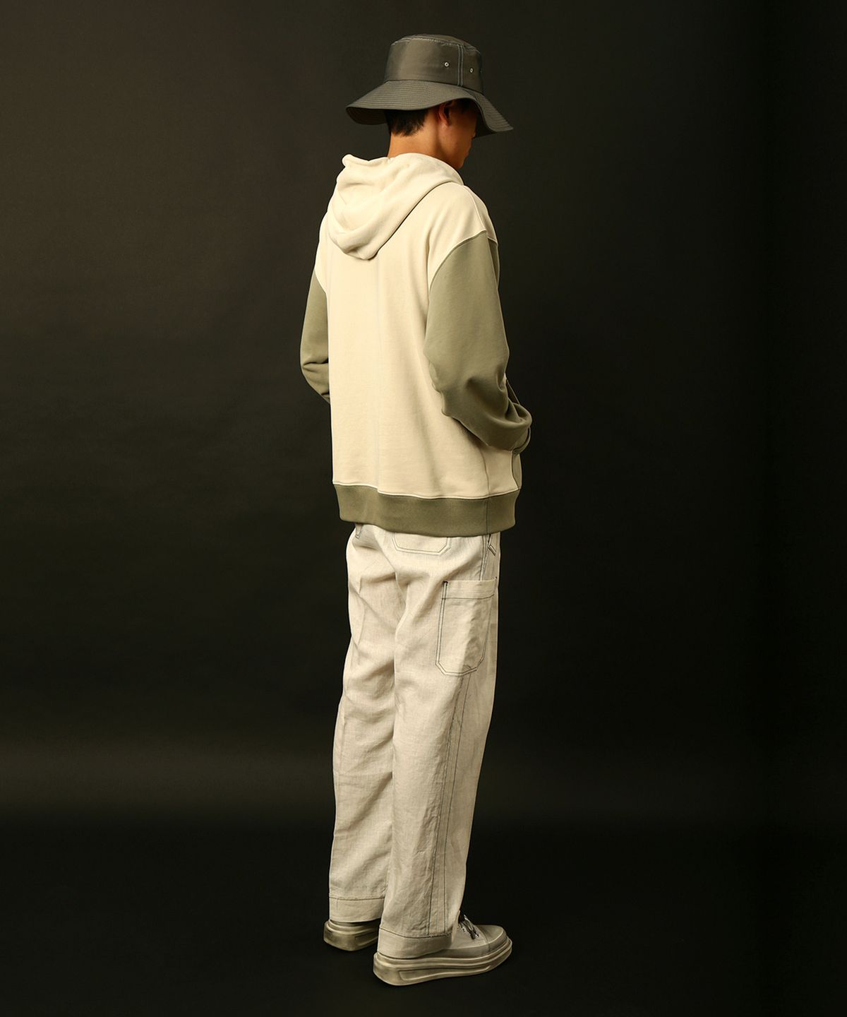 버드 체(BIRD CHE) IVORY COTTON MATCH BEADS HOODIE