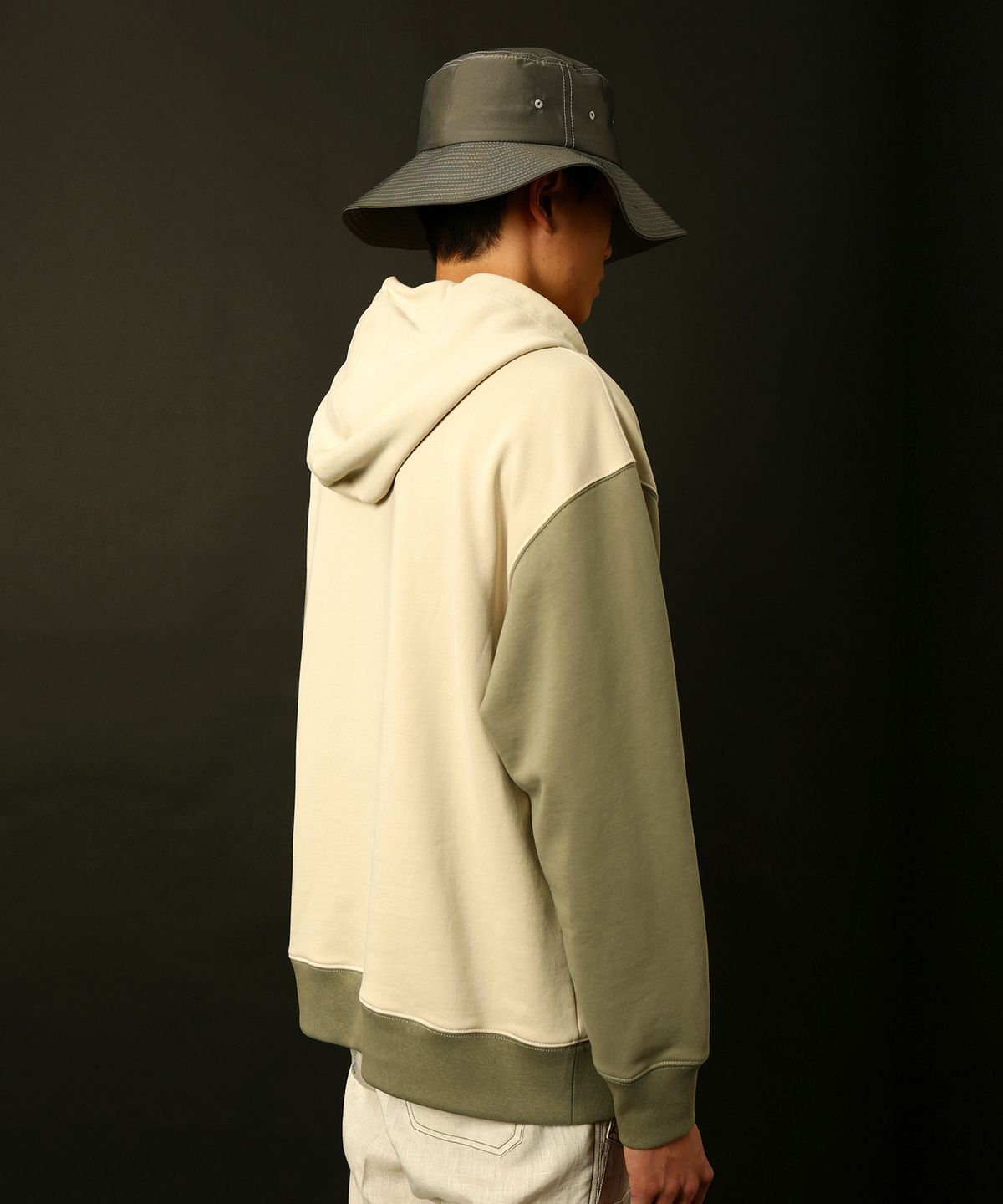 버드 체(BIRD CHE) IVORY COTTON MATCH BEADS HOODIE