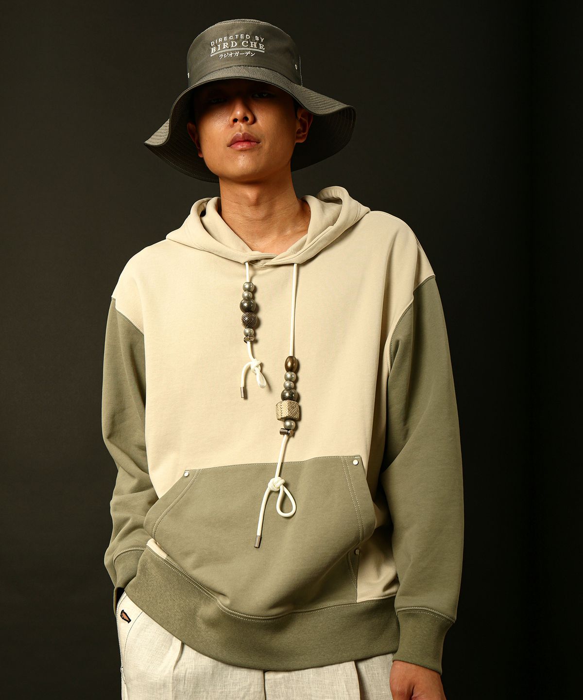 버드 체(BIRD CHE) IVORY COTTON MATCH BEADS HOODIE