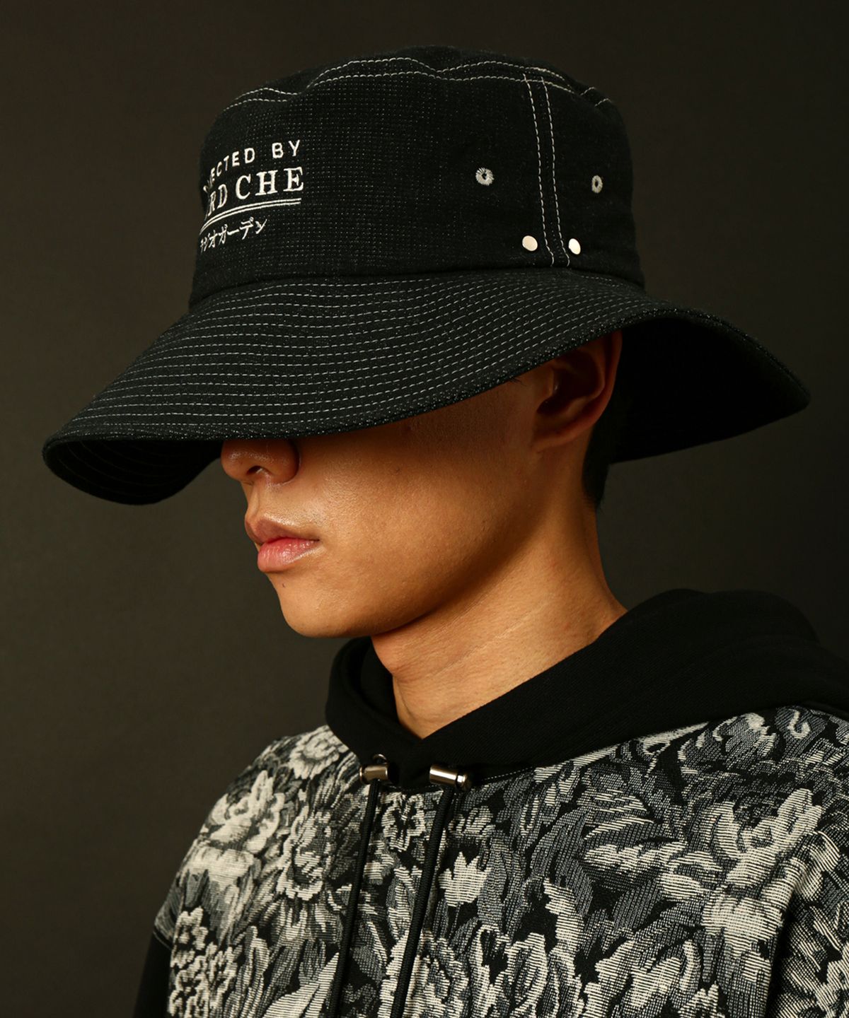버드 체(BIRD CHE) BLACK COTTON EMBROIDERED BUCKET HAT