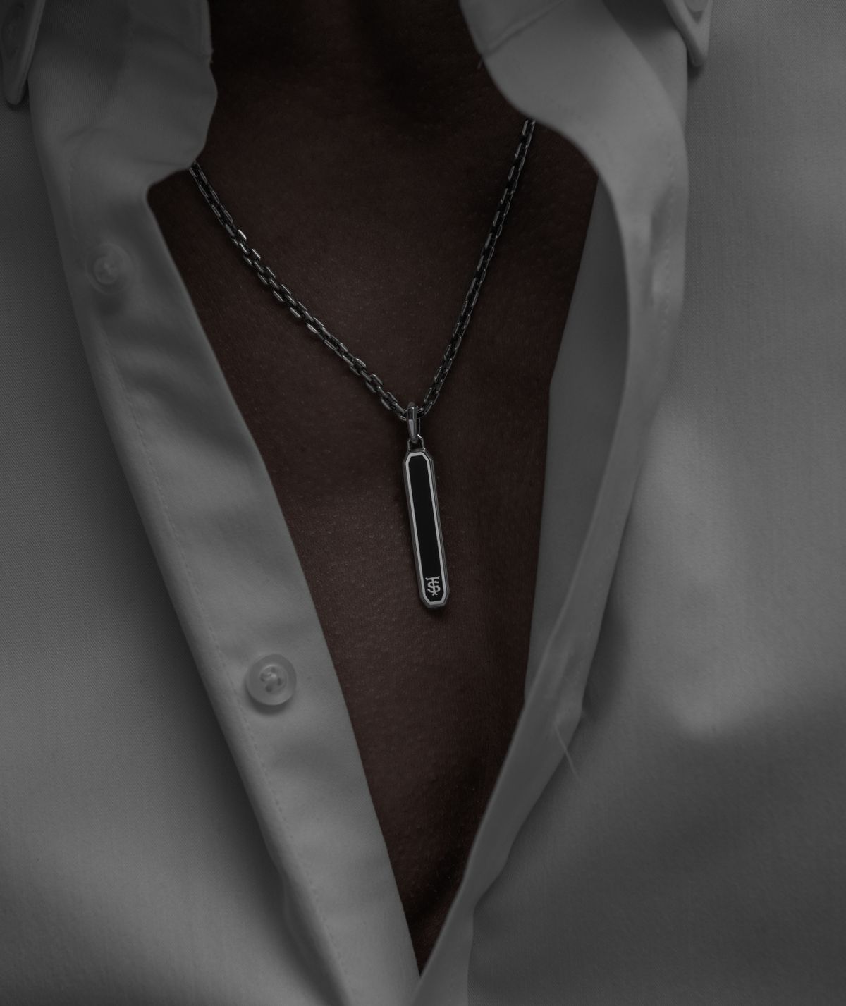 스팅925(STING925) 2-Sided Emerald Cut Stick Pendant