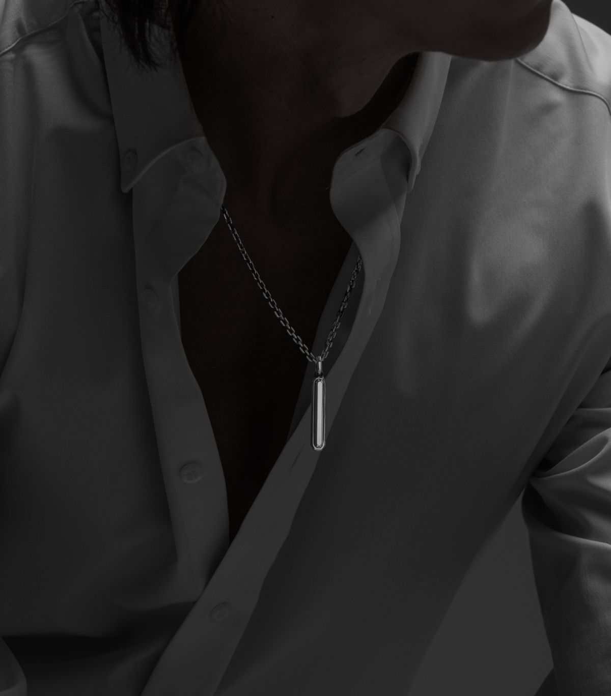 스팅925(STING925) 2-Sided Emerald Cut Stick Pendant