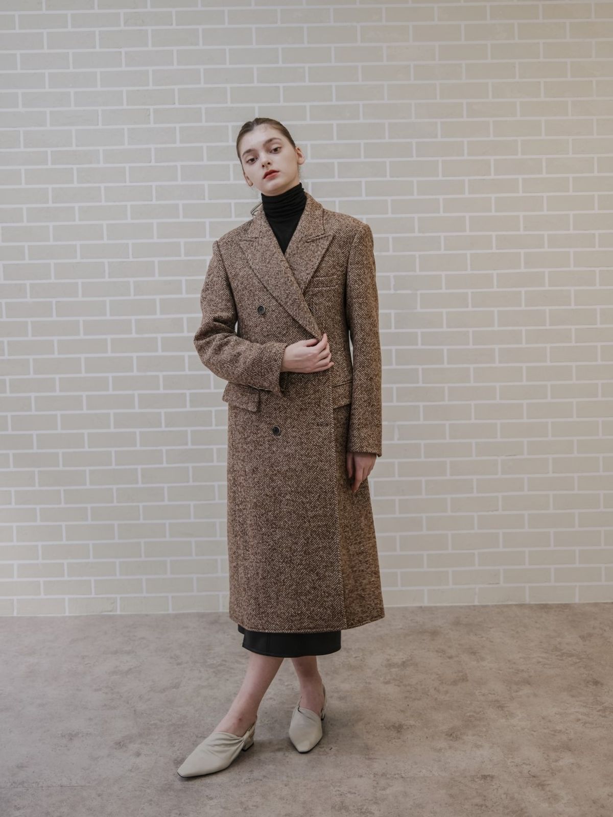 룬케이브(LUNECAVE) 울 헤링본 루즈핏 더블 브레스트 롱 코트_WOOL HERRINGBORN LOOSE-FIT DOUBLE BREAST LONG COAT