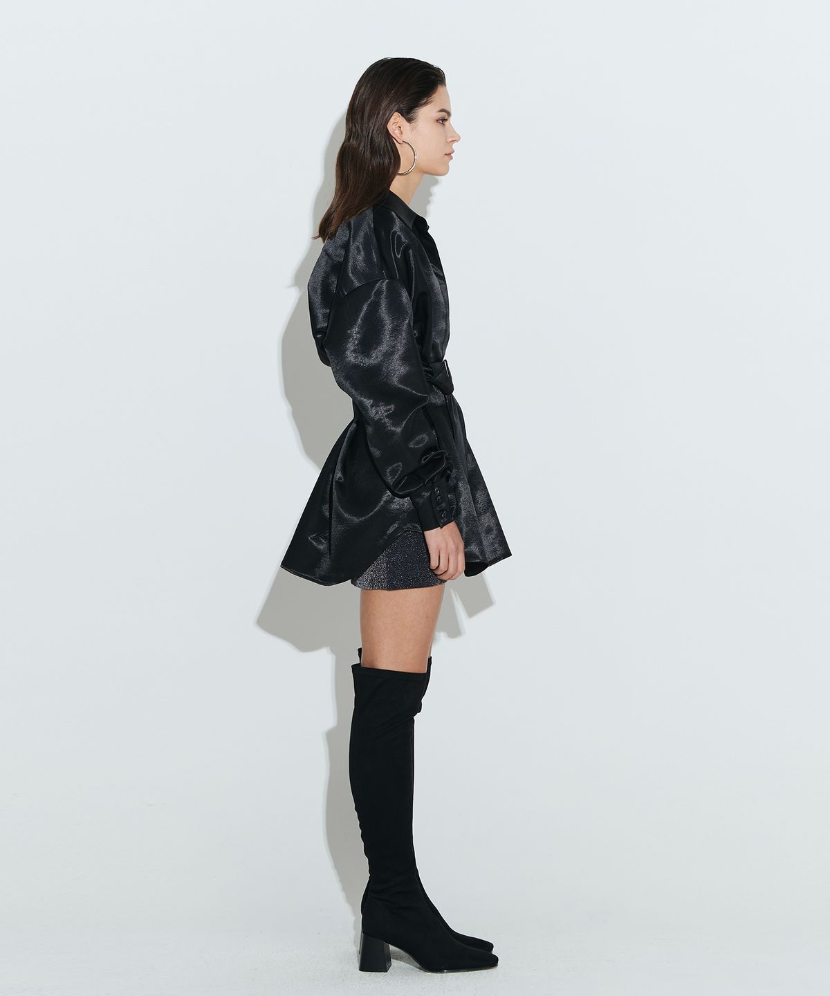 채뉴욕(CHAENEWYORK) The Boss Satin Long Shirts [Black]
