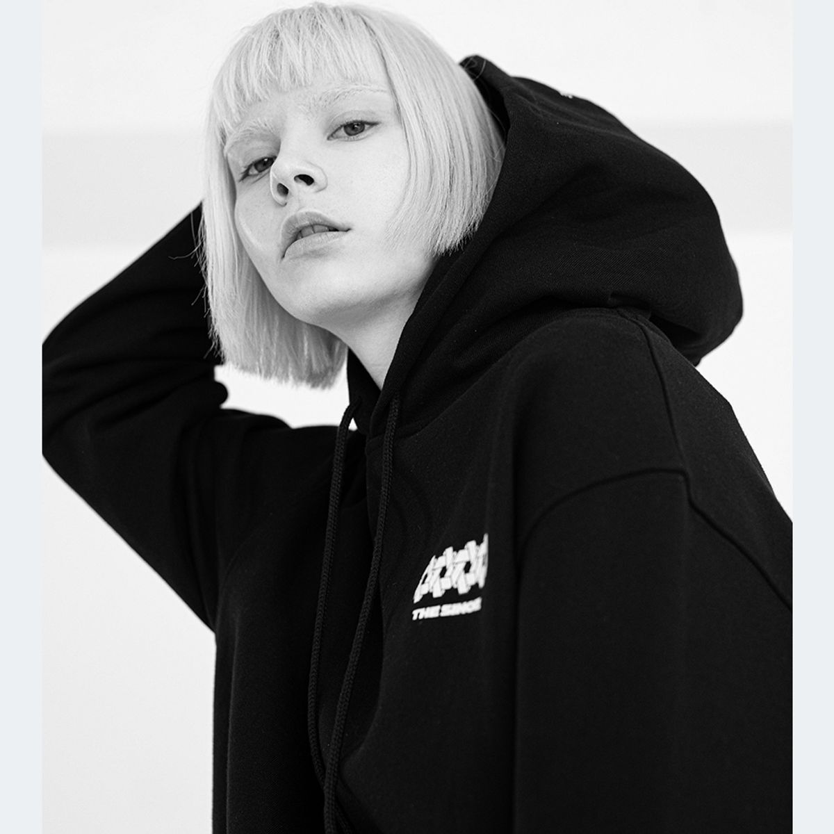 더신스(THE SINCE) world crack hoodie 1st generation [black]