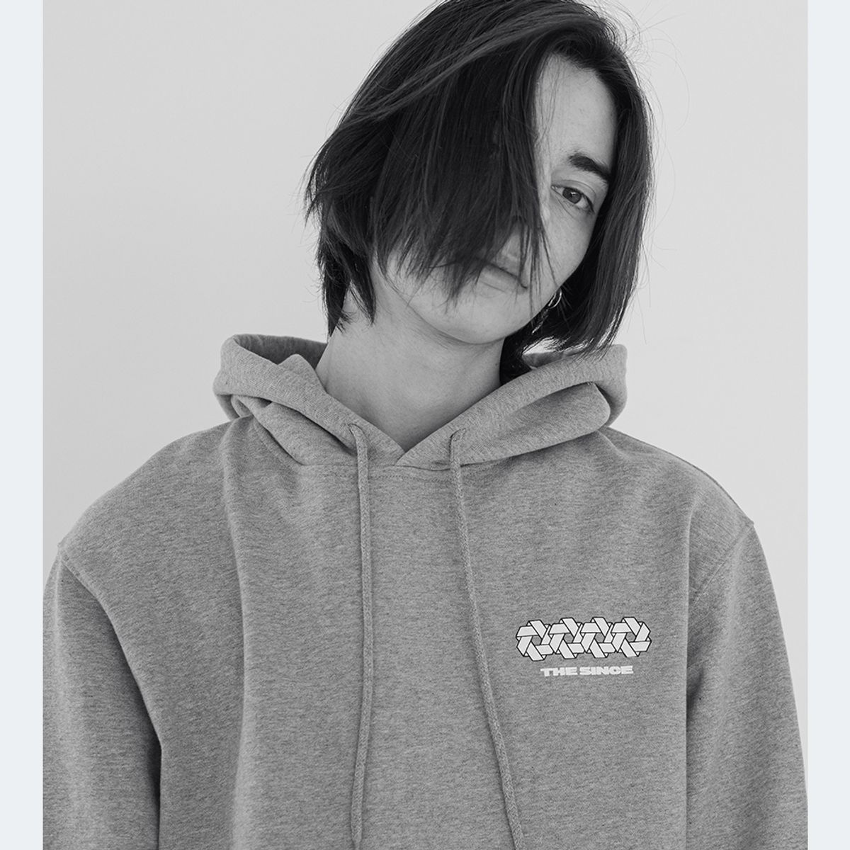 더신스(THE SINCE) world crack hoodie 1st generation [grey]