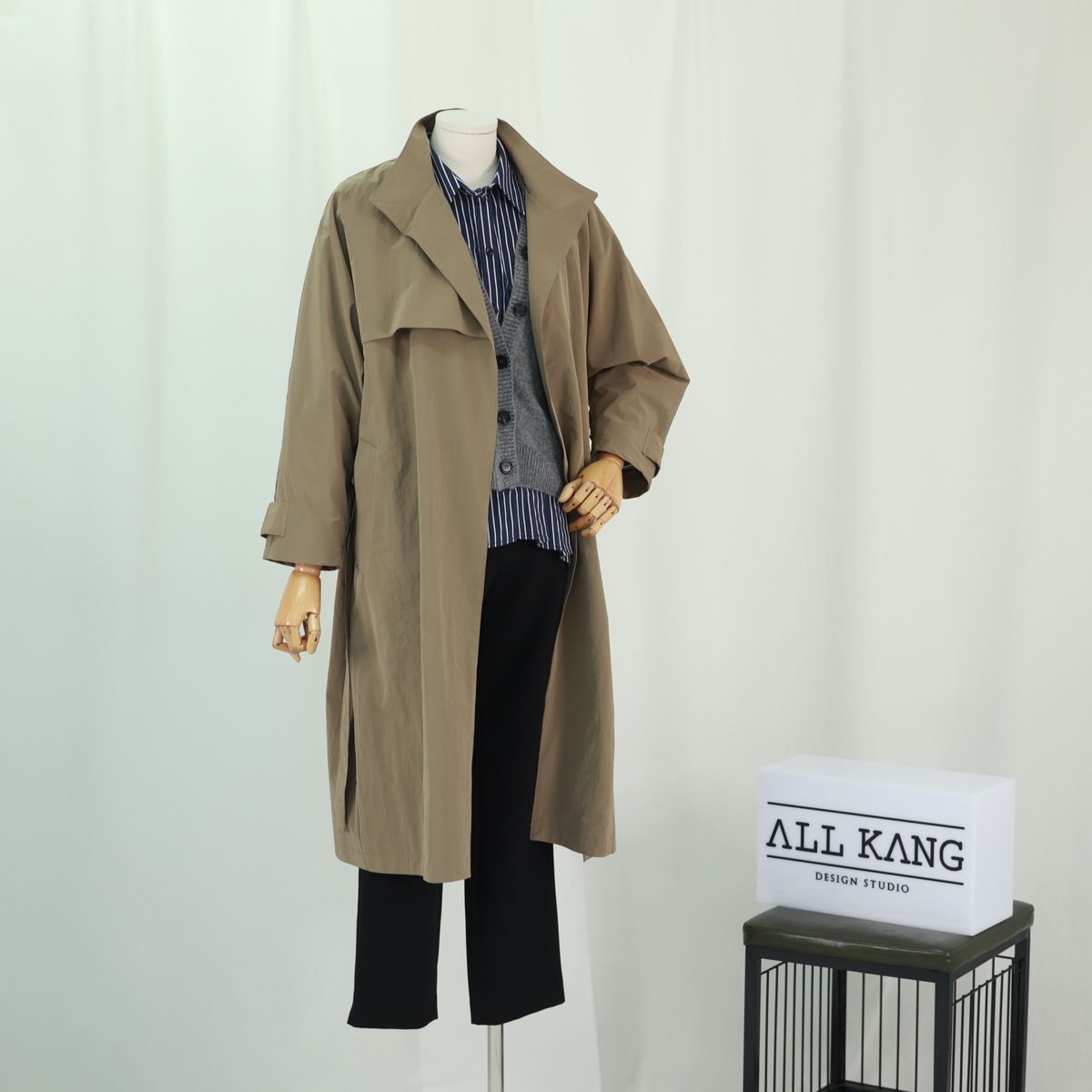 올강 디자인 스튜디오(ALL KANG DESIGN STUDIO) 언발 날개 아방 바바리