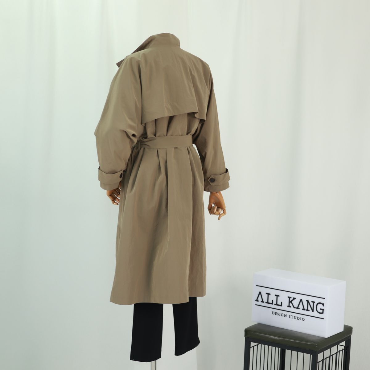 올강 디자인 스튜디오(ALL KANG DESIGN STUDIO) 언발 날개 아방 바바리
