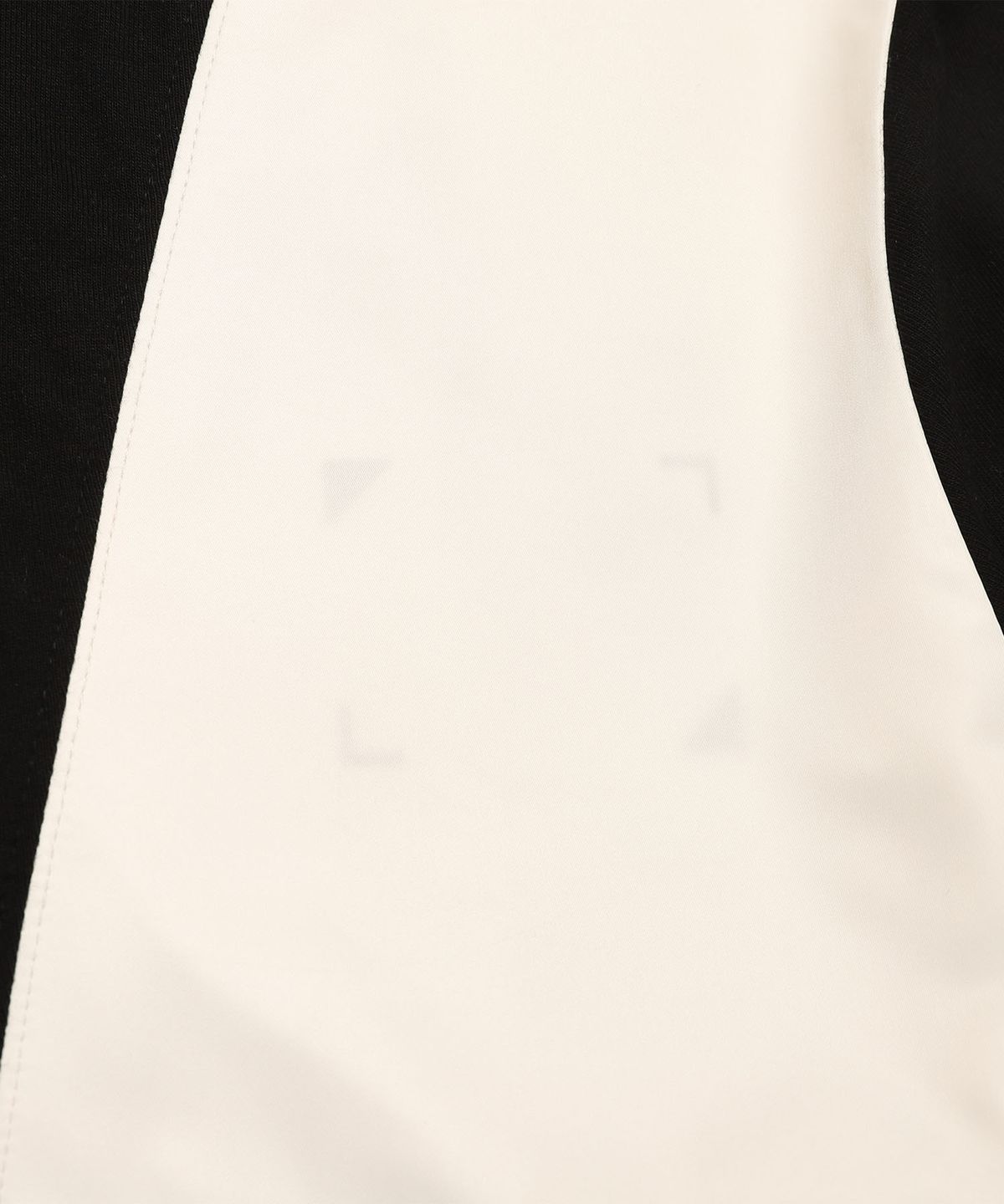 일레딧(ILLEDIT) DETAIL LONG SLEEVE T SHIRT