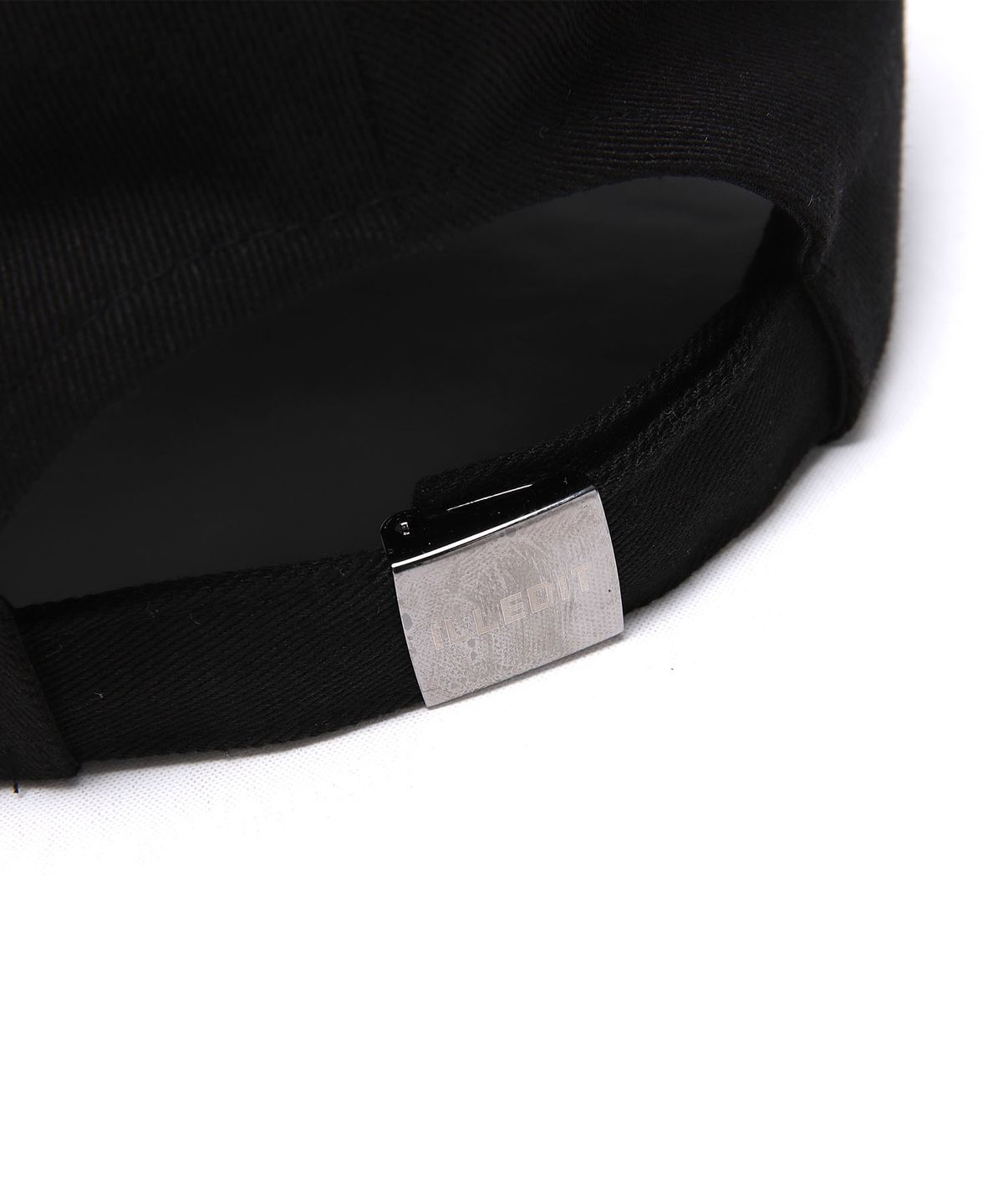 일레딧(ILLEDIT) BASIC LABEL BALLCAP BLACK