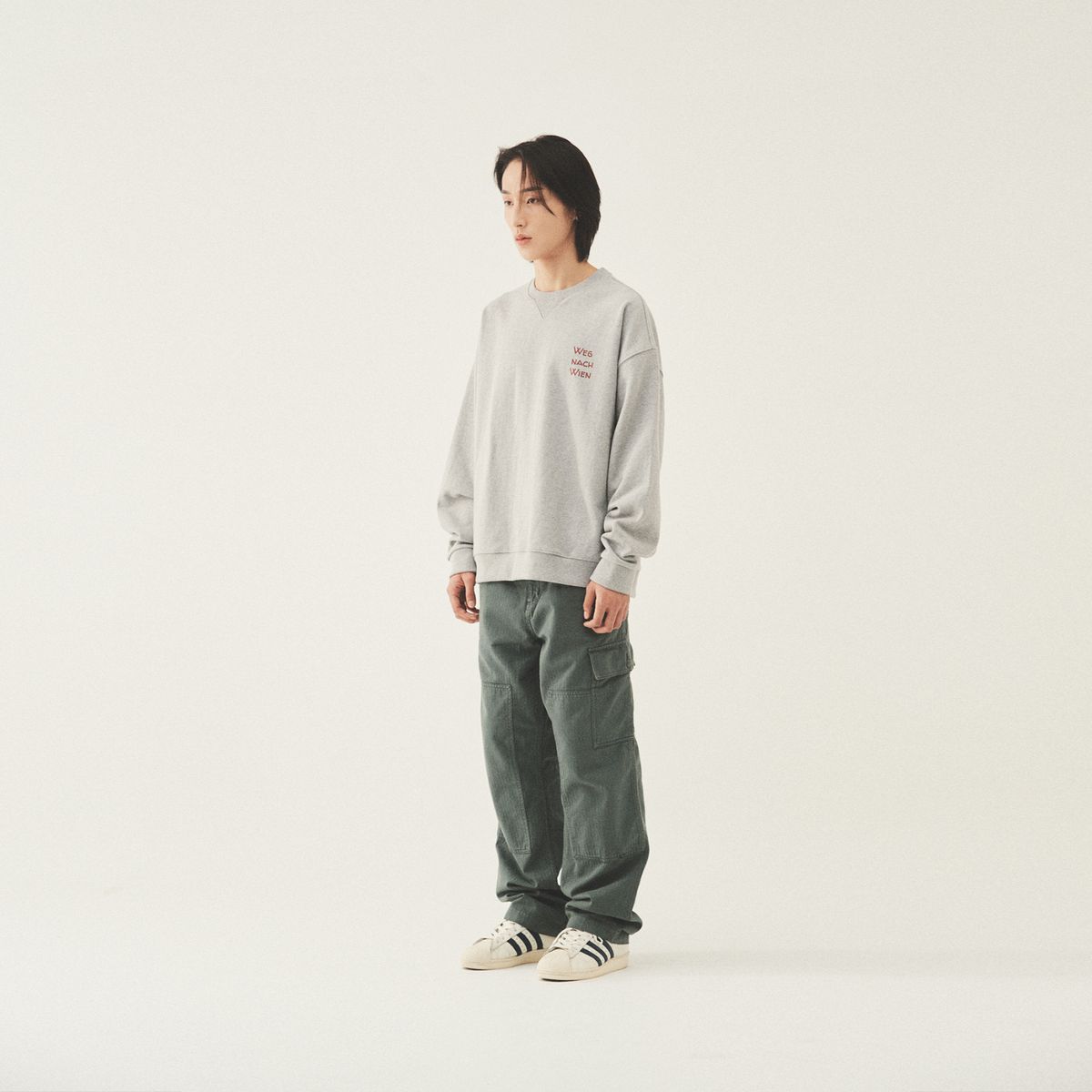 아주르(AZUR) #2 스웻셔츠 그레이