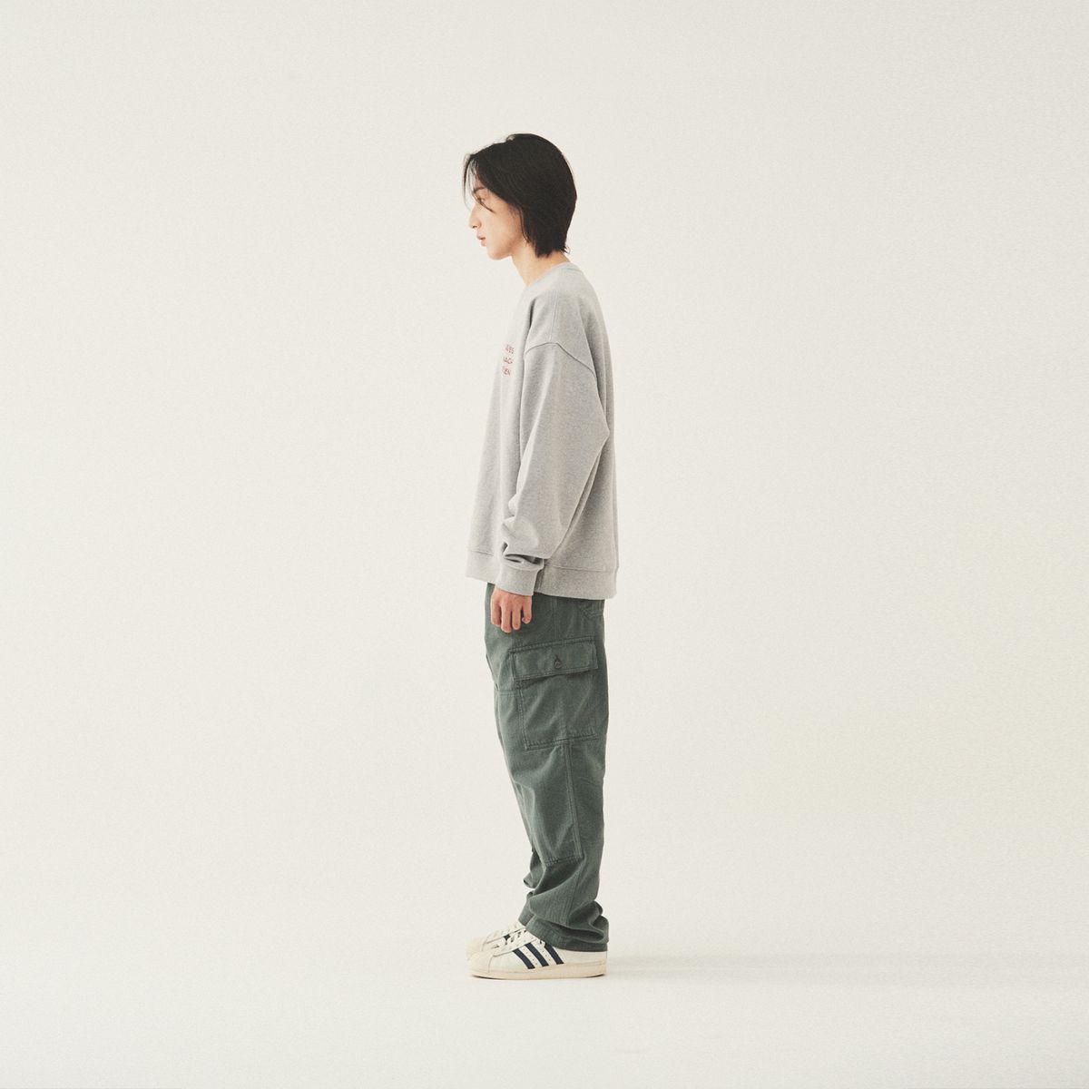 아주르(AZUR) #2 스웻셔츠 그레이