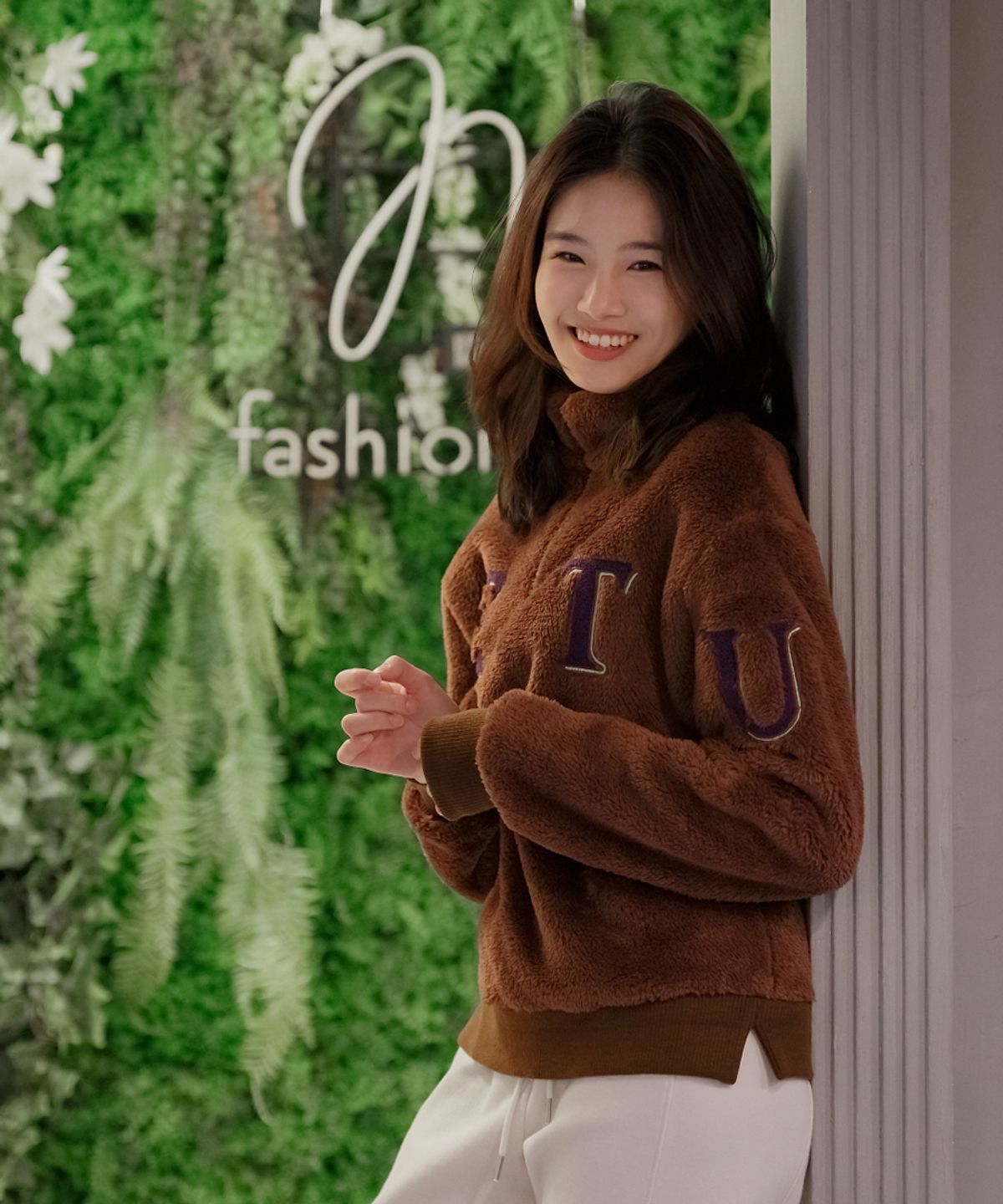 쎄뚜(CETU) 레터링 양털 보아 반집업 티셔츠 2color