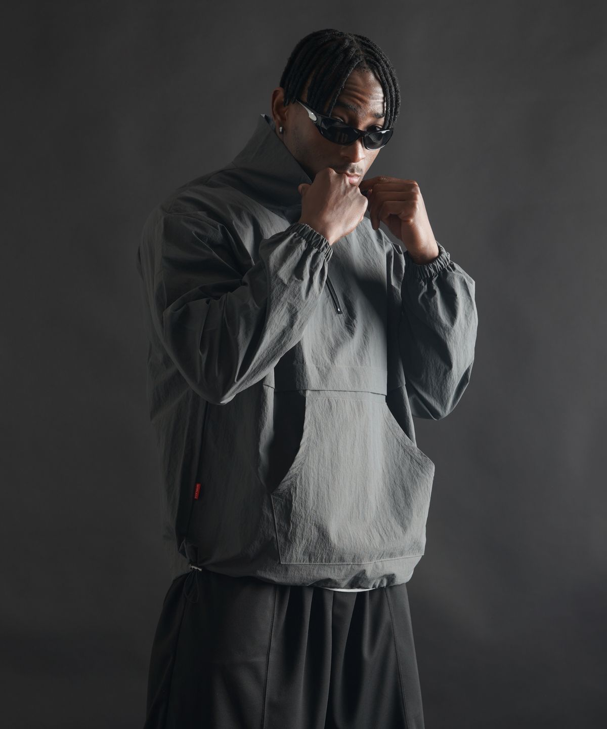 페르메논(PHERMENON) 루즈핏  나일론  아노락 [차콜]