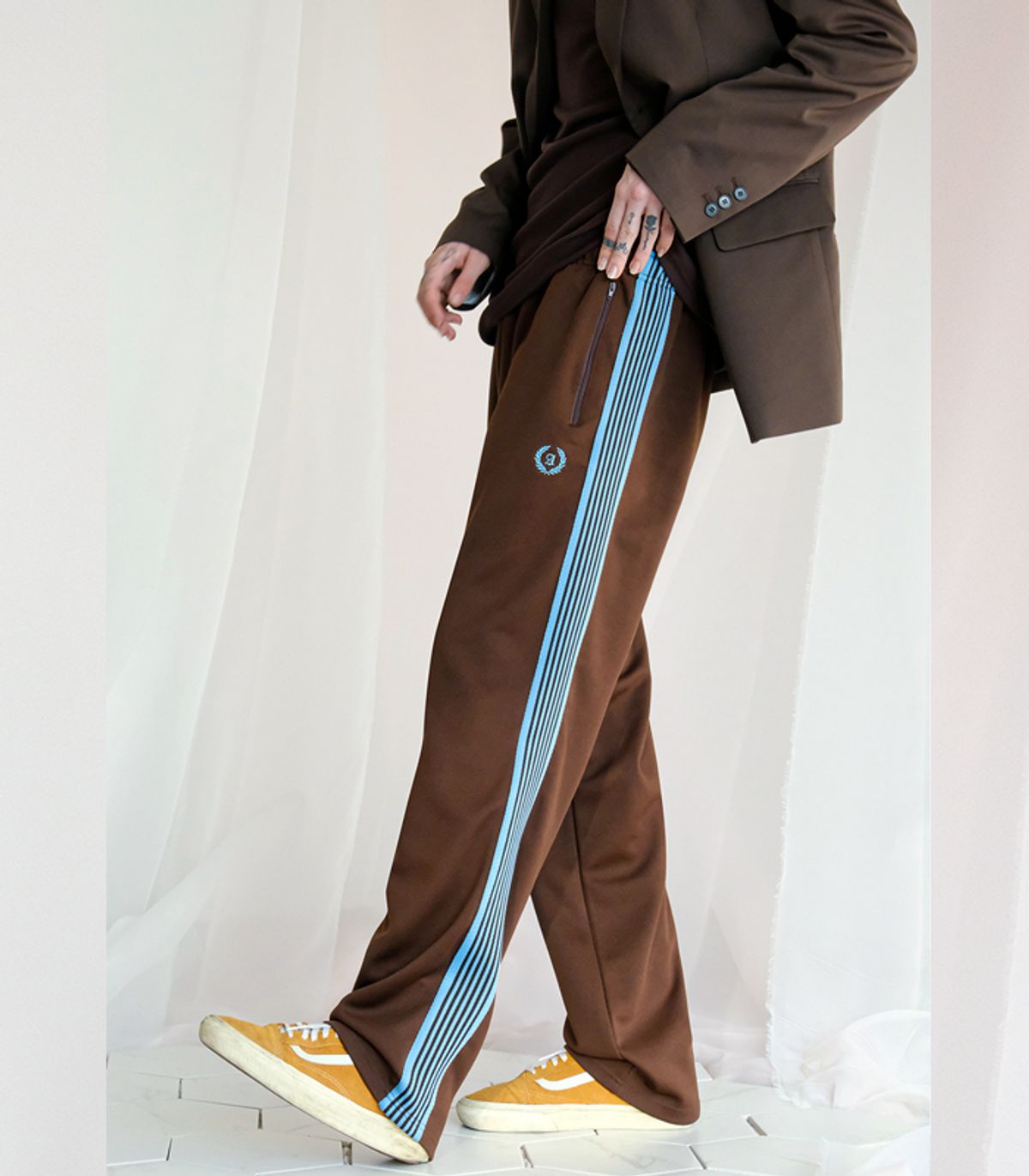 어반드레스(AVANDRESS) HERO TRACK WIDE PANTS KHAKI