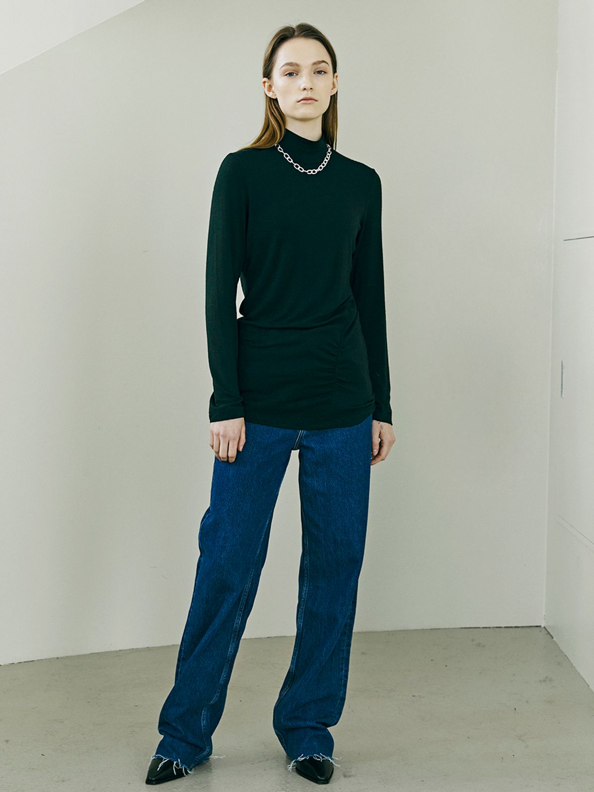 누브(NOUVE) Wool Side Shirring T-Shirt - Black