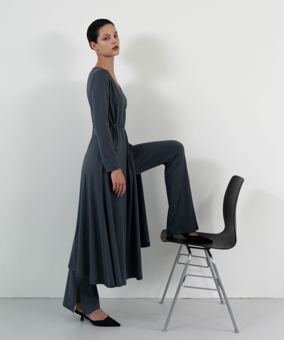 레트흐드레뚜왈(LETTRE DE LE TOILE) Relaxed tencel flare pants (grey)