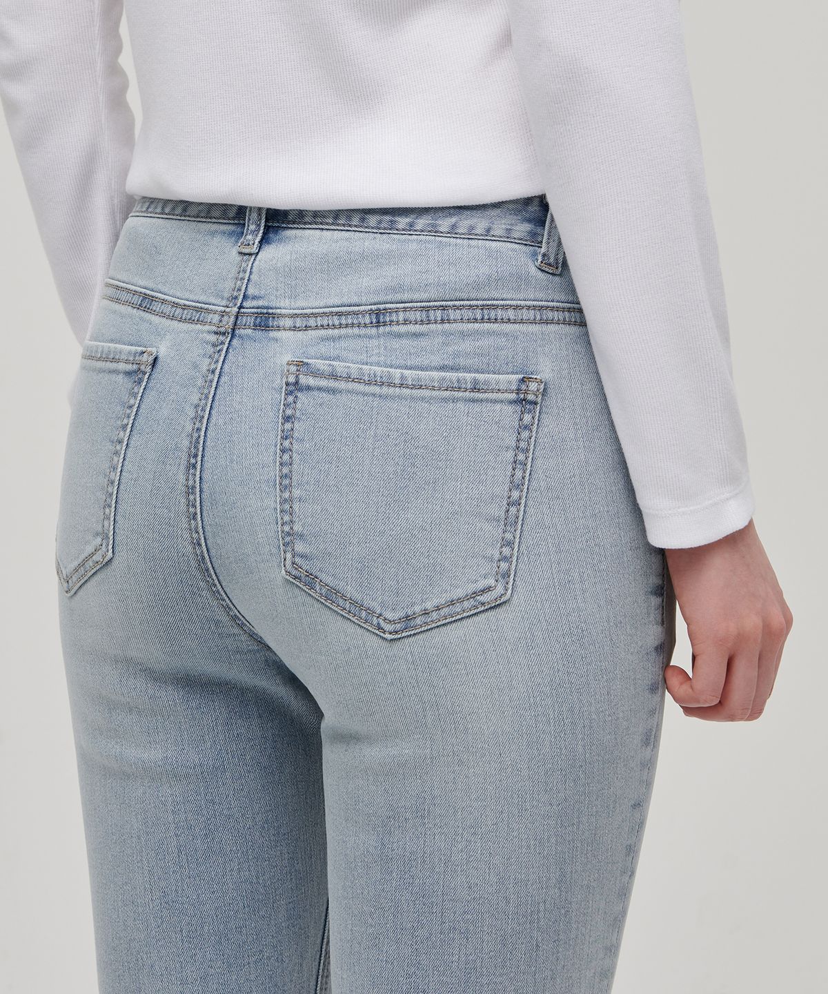 무신사 스탠다드 우먼(MUSINSA STANDARD WOMAN) 우먼즈 슬림 스트레이트 데님 팬츠 [스카이 블루]