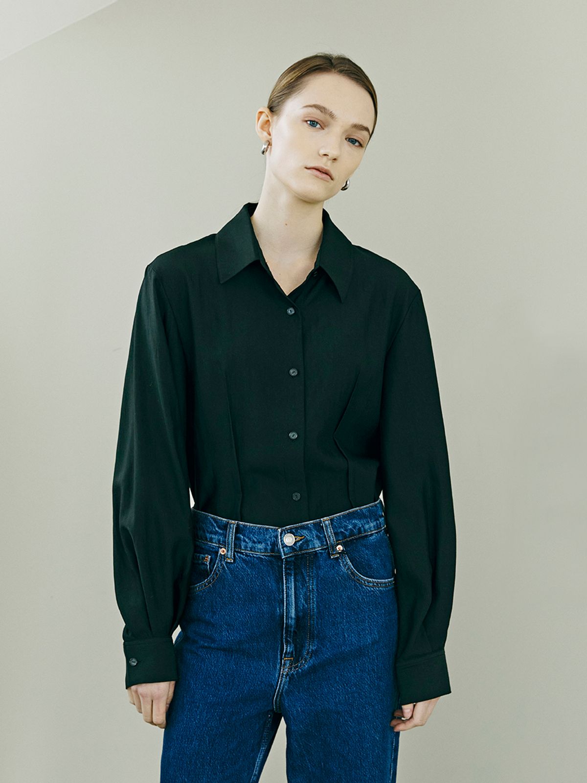 누브(NOUVE) Balloon Sleeve Silket Blouse - Black