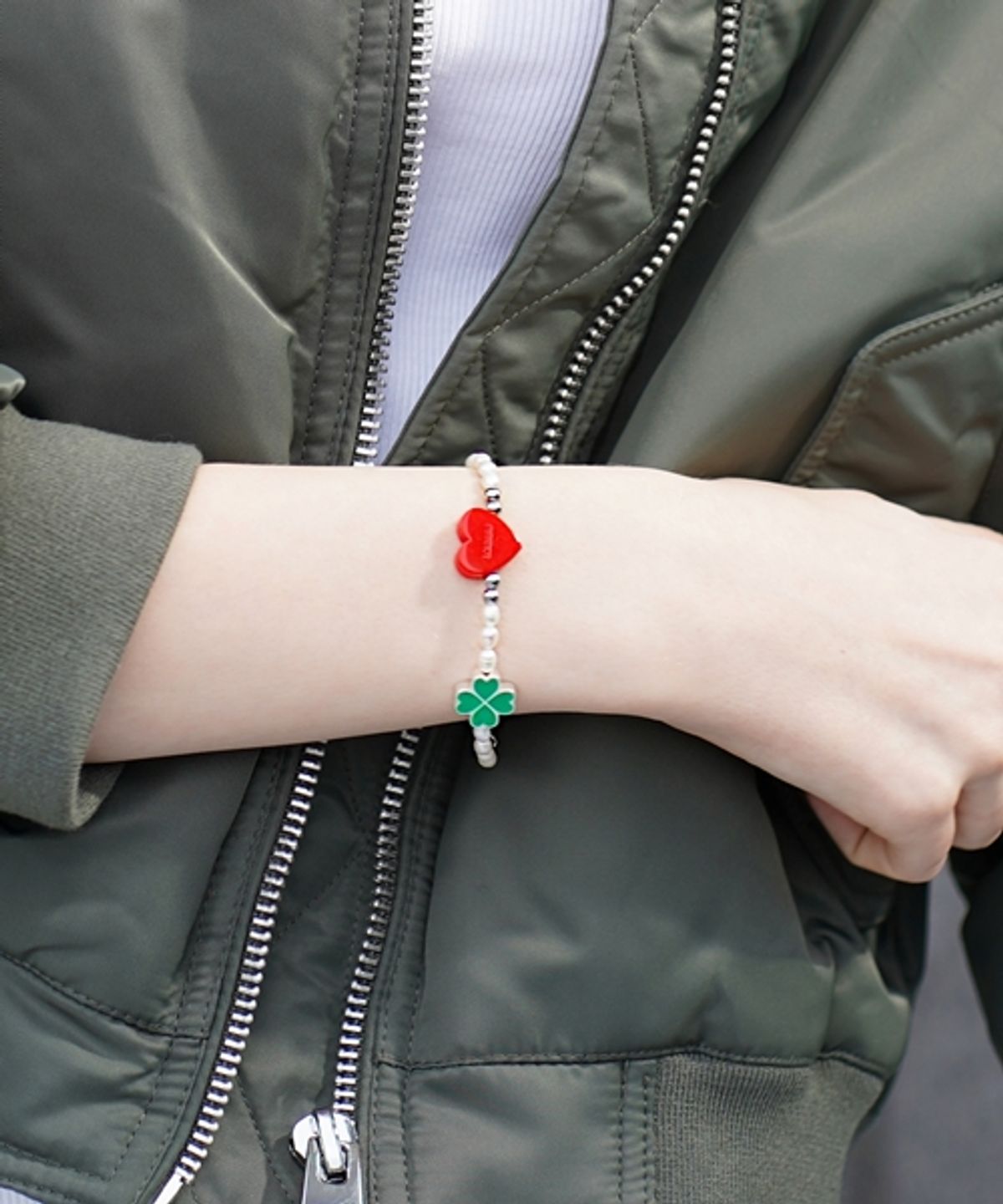 봉보(BONBEAU) Buddy motive smile pearl Bracelet 하트 클로버 스마일 참 담수진주 팔찌