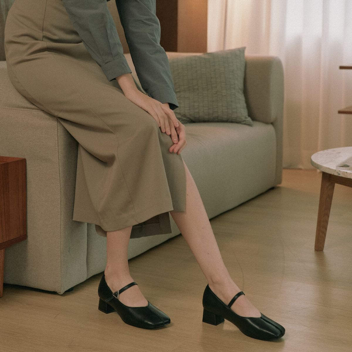 케리제이드(KERRIJADE) V-cut Pumps_Black