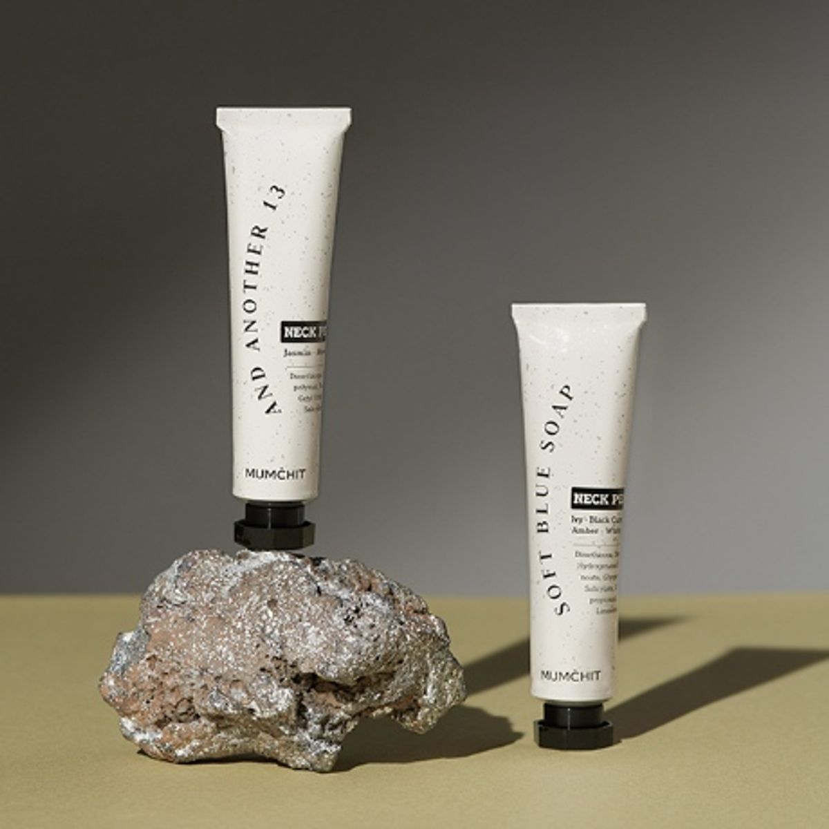 멈칫(MUMCHIT) 바르는 향수 넥퍼퓸 30ml (2종 택1)