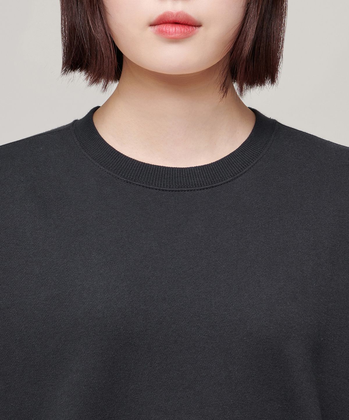 무신사 스탠다드 우먼(MUSINSA STANDARD WOMAN) 우먼즈 세미 오버사이즈 스웨트셔츠 [다크 그레이]